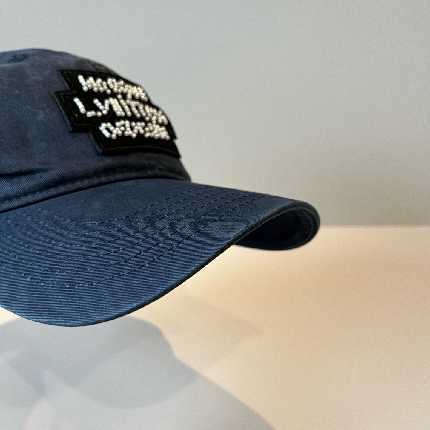 🧢路易威登棒球帽 LouisVuitton😍新款LV棒球帽，重工打造♥️高端大气，百搭款🤗男女通用！跑量