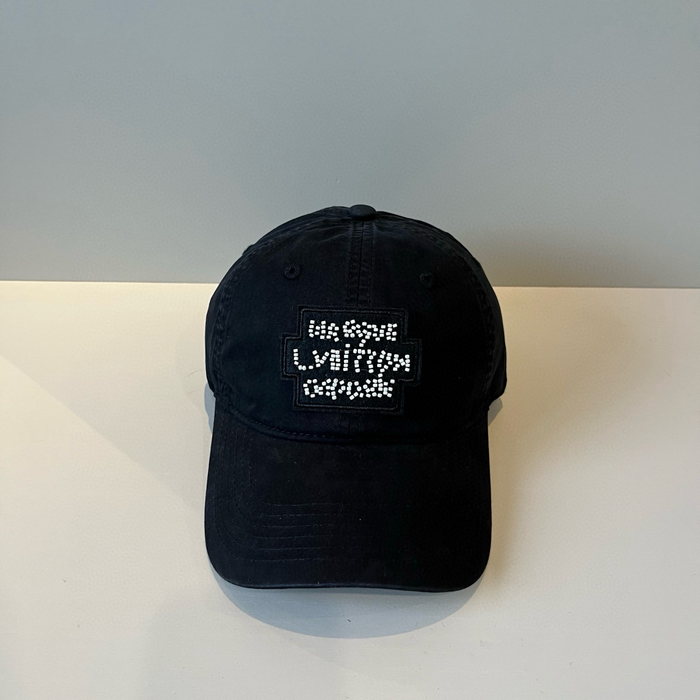 🧢路易威登棒球帽 LouisVuitton😍新款LV棒球帽，重工打造♥️高端大气，百搭款🤗男女通用！跑量