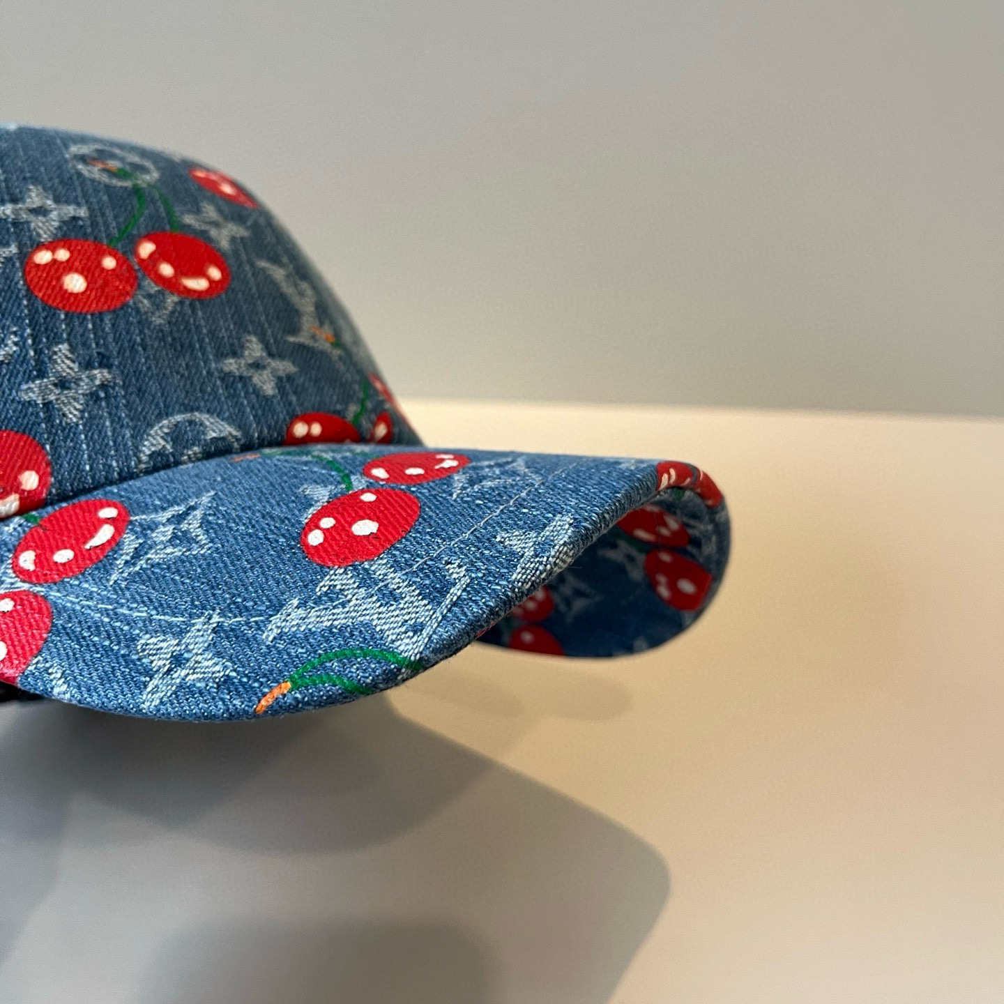 🧢路易威登棒球帽 LouisVuitton😍新款LV棒球帽，重工打造♥️高端大气，百搭款🤗男女通用！跑量