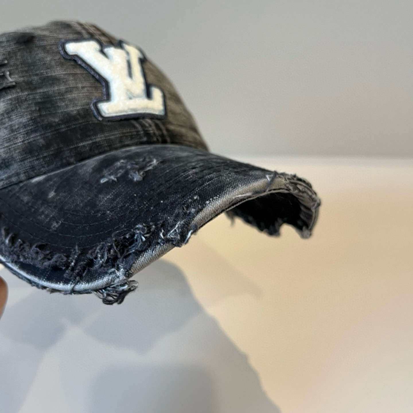 🧢路易威登棒球帽 LouisVuitton😍新款LV棒球帽，重工打造♥️高端大气，百搭款🤗男女通用！跑量