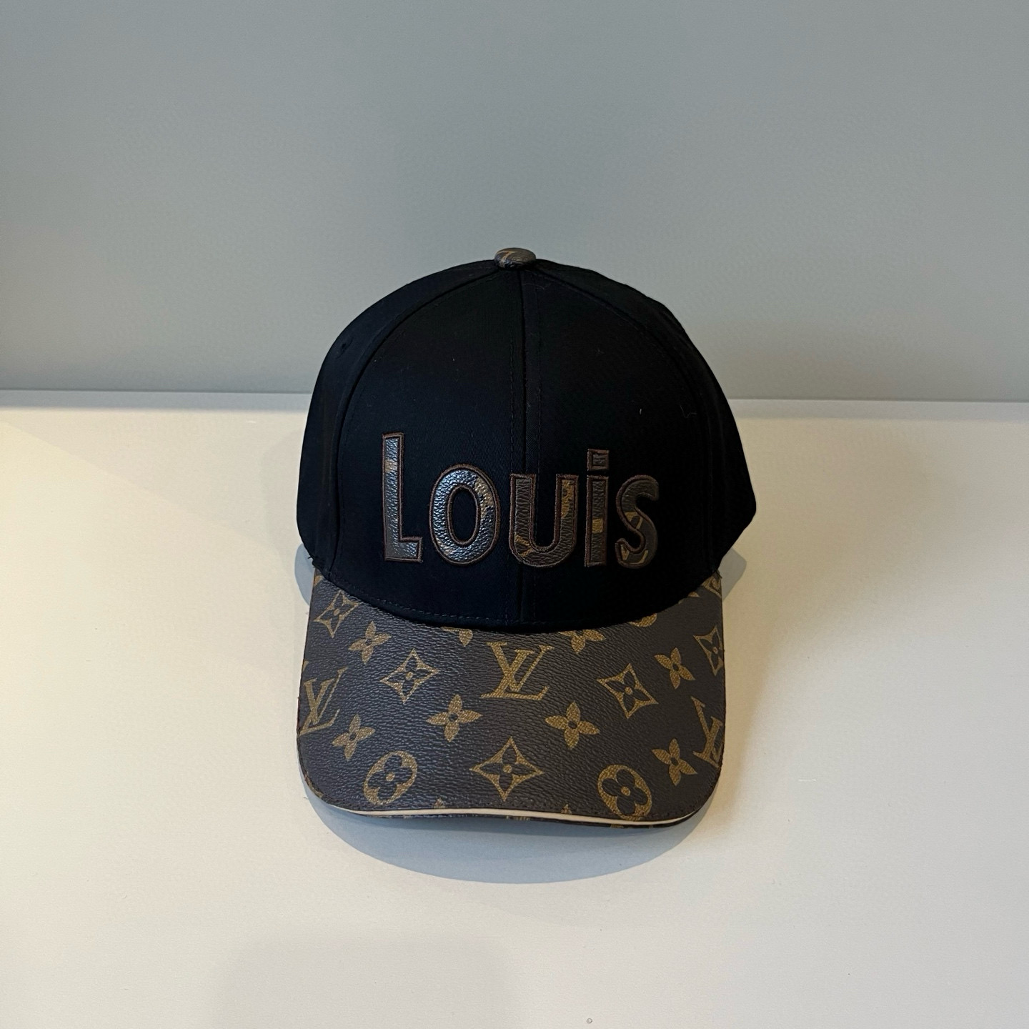🧢路易威登棒球帽 LouisVuitton😍新款LV棒球帽，重工打造♥️高端大气，百搭款🤗男女通用！跑量