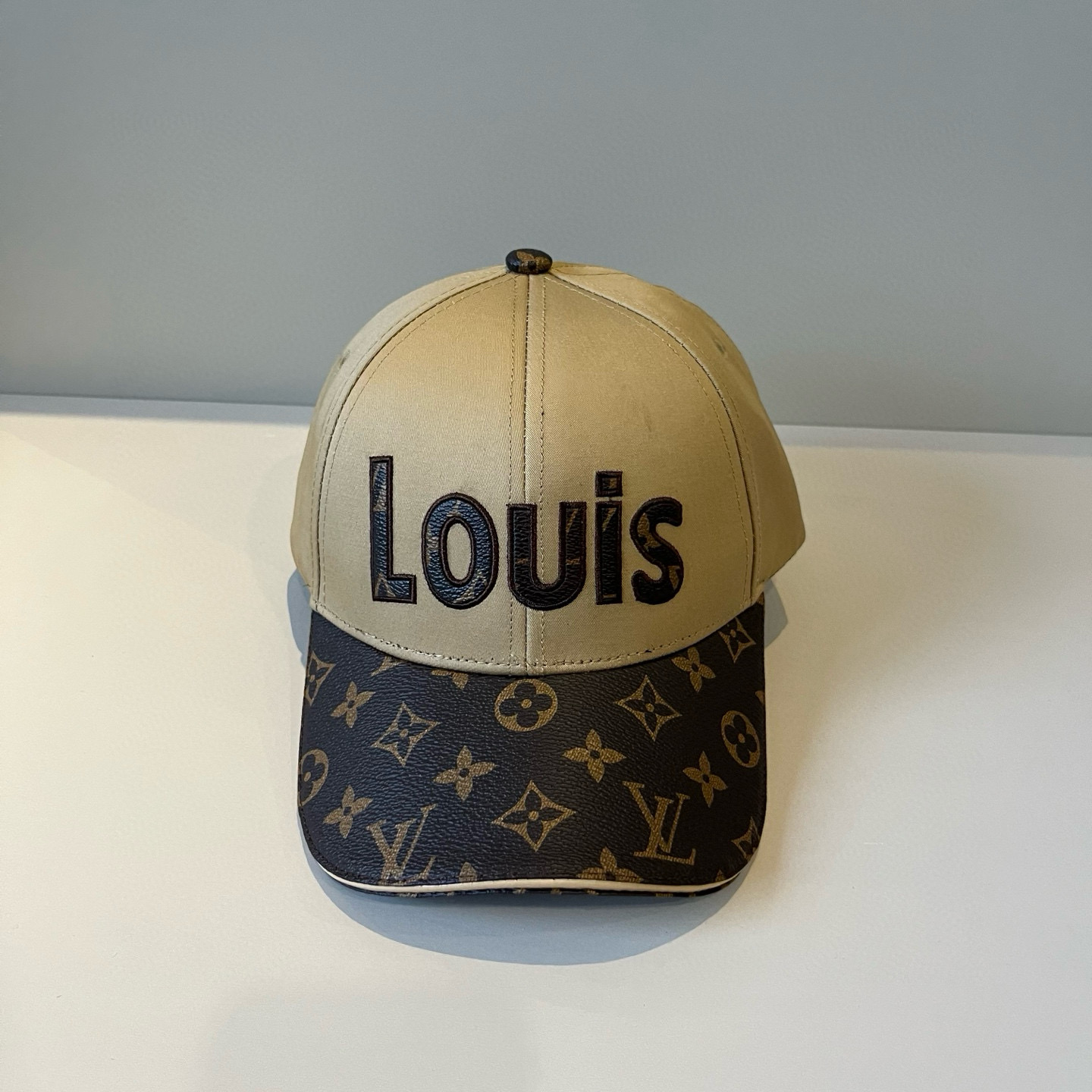 🧢路易威登棒球帽 LouisVuitton😍新款LV棒球帽，重工打造♥️高端大气，百搭款🤗男女通用！跑量