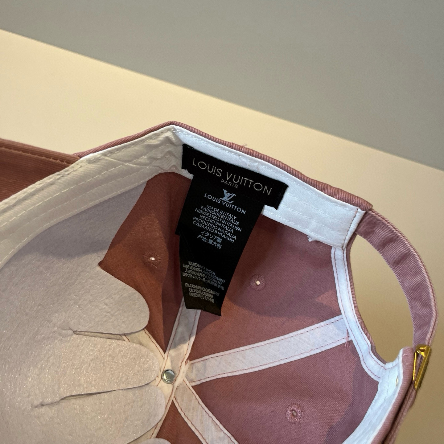 🧢路易威登棒球帽 LouisVuitton😍新款LV棒球帽，重工打造♥️高端大气，百搭款🤗男女通用！跑量