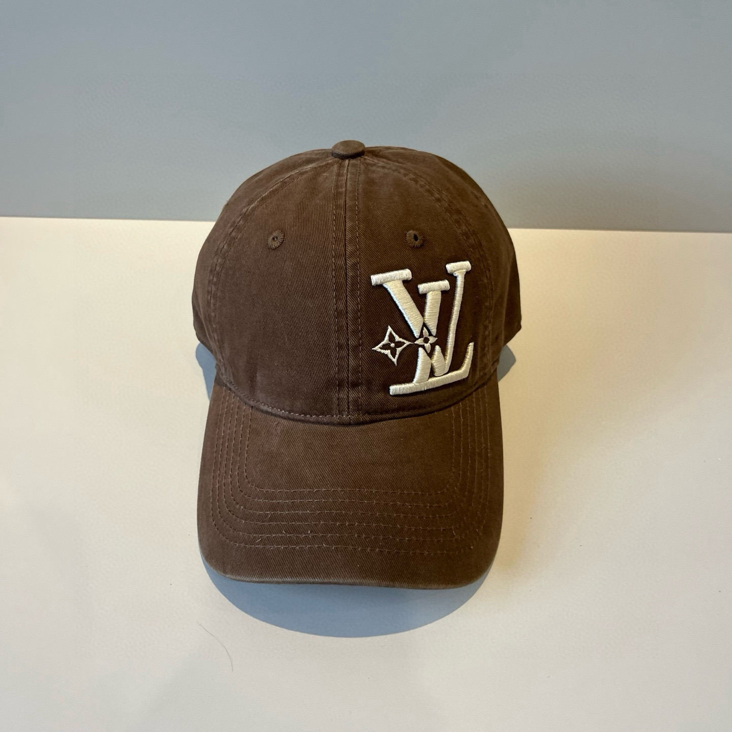 🧢路易威登棒球帽 LouisVuitton😍新款LV棒球帽，重工打造♥️高端大气，百搭款🤗男女通用！跑量