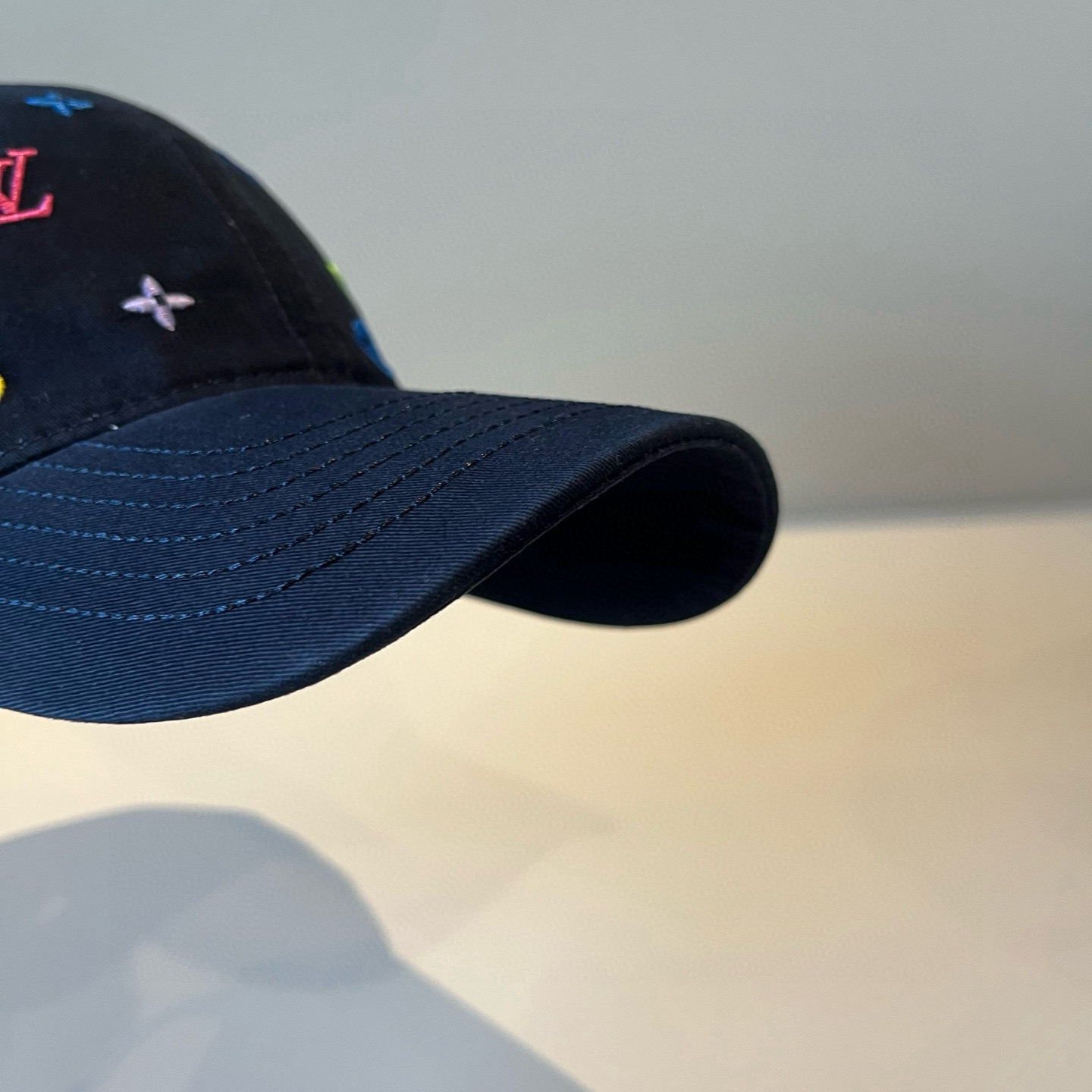 🧢路易威登棒球帽 LouisVuitton😍新款LV棒球帽，重工打造♥️高端大气，百搭款🤗男女通用！跑量