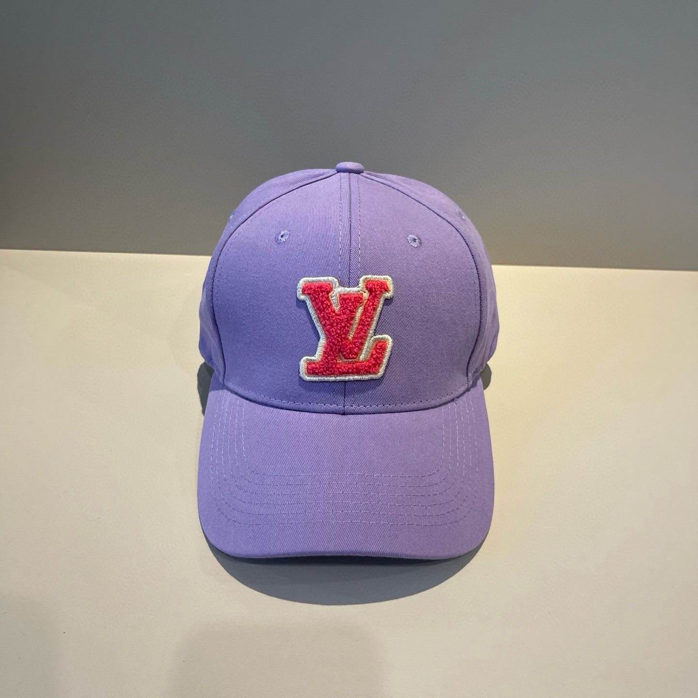 🧢路易威登棒球帽 LouisVuitton😍新款LV棒球帽，重工打造♥️高端大气，百搭款🤗男女通用！跑量