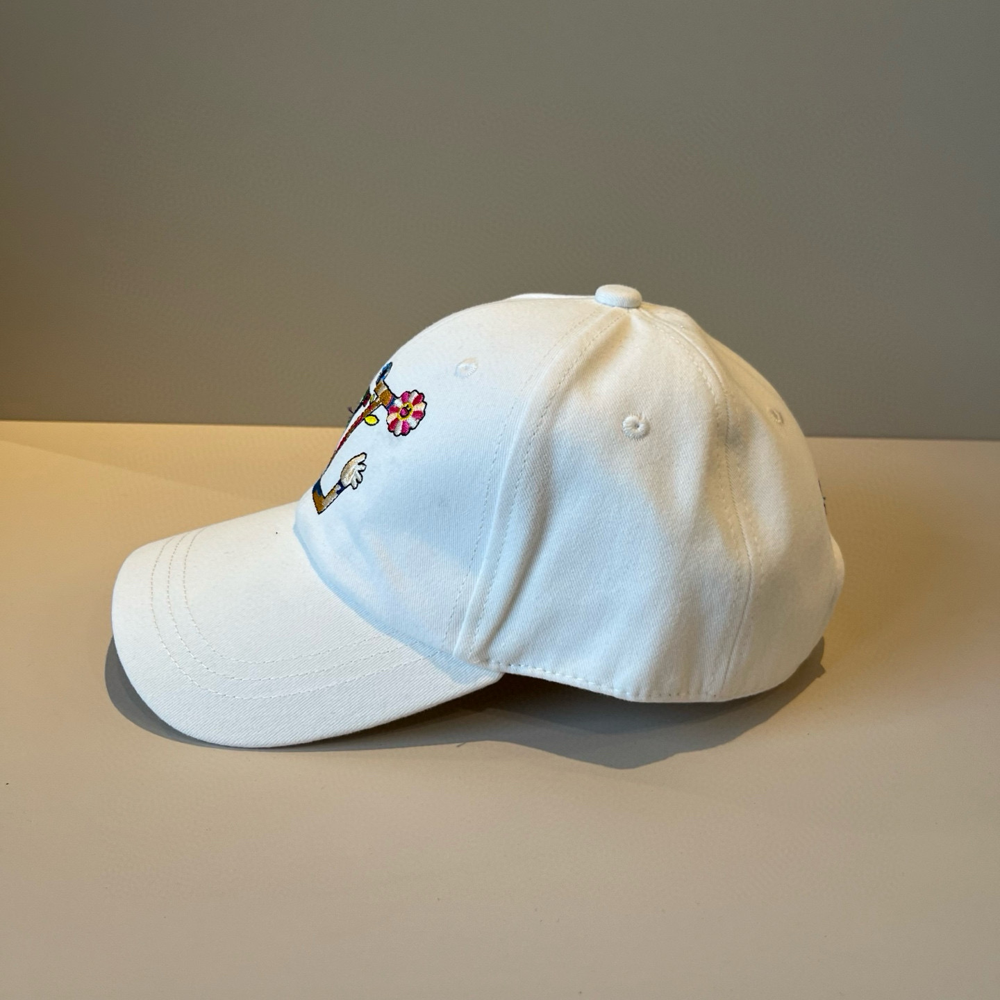 🧢路易威登棒球帽 LouisVuitton😍新款LV棒球帽，重工打造♥️高端大气，百搭款🤗男女通用！跑量