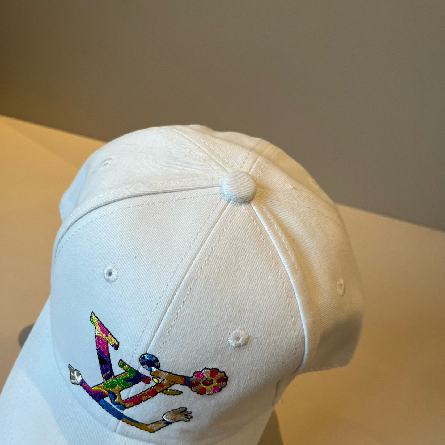 🧢路易威登棒球帽 LouisVuitton😍新款LV棒球帽，重工打造♥️高端大气，百搭款🤗男女通用！跑量