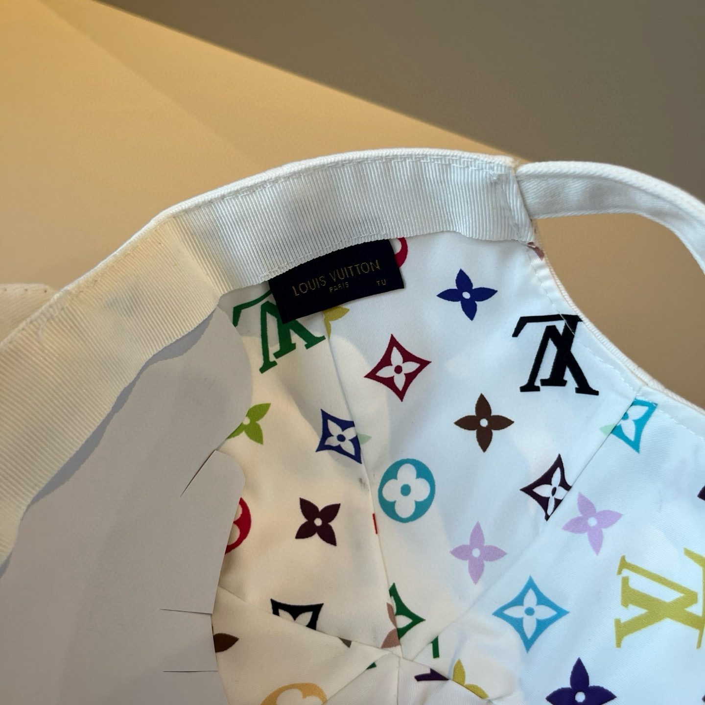 🧢路易威登棒球帽 LouisVuitton😍新款LV棒球帽，重工打造♥️高端大气，百搭款🤗男女通用！跑量