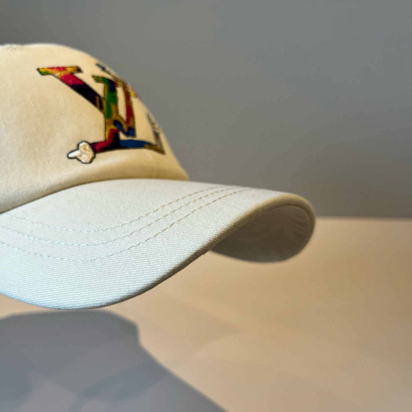 🧢路易威登棒球帽 LouisVuitton😍新款LV棒球帽，重工打造♥️高端大气，百搭款🤗男女通用！跑量