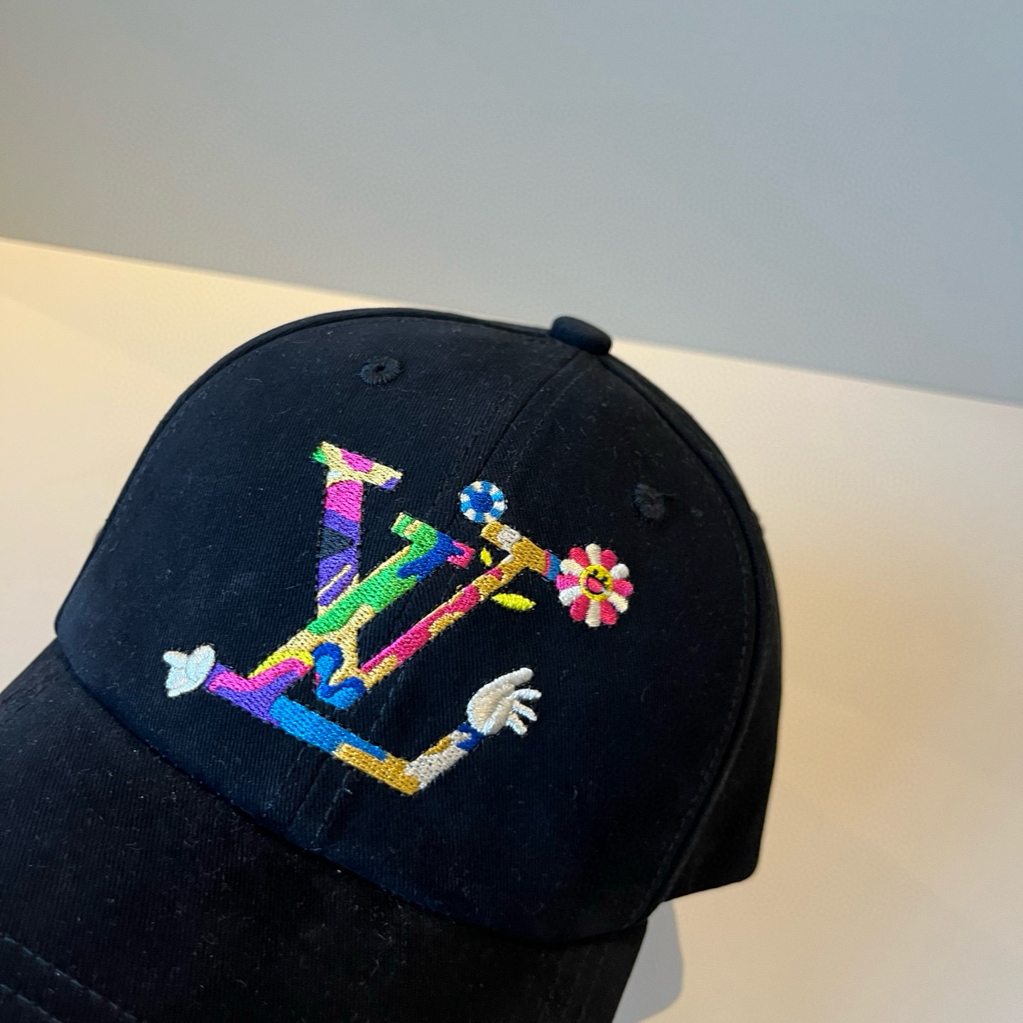 🧢路易威登棒球帽 LouisVuitton😍新款LV棒球帽，重工打造♥️高端大气，百搭款🤗男女通用！跑量