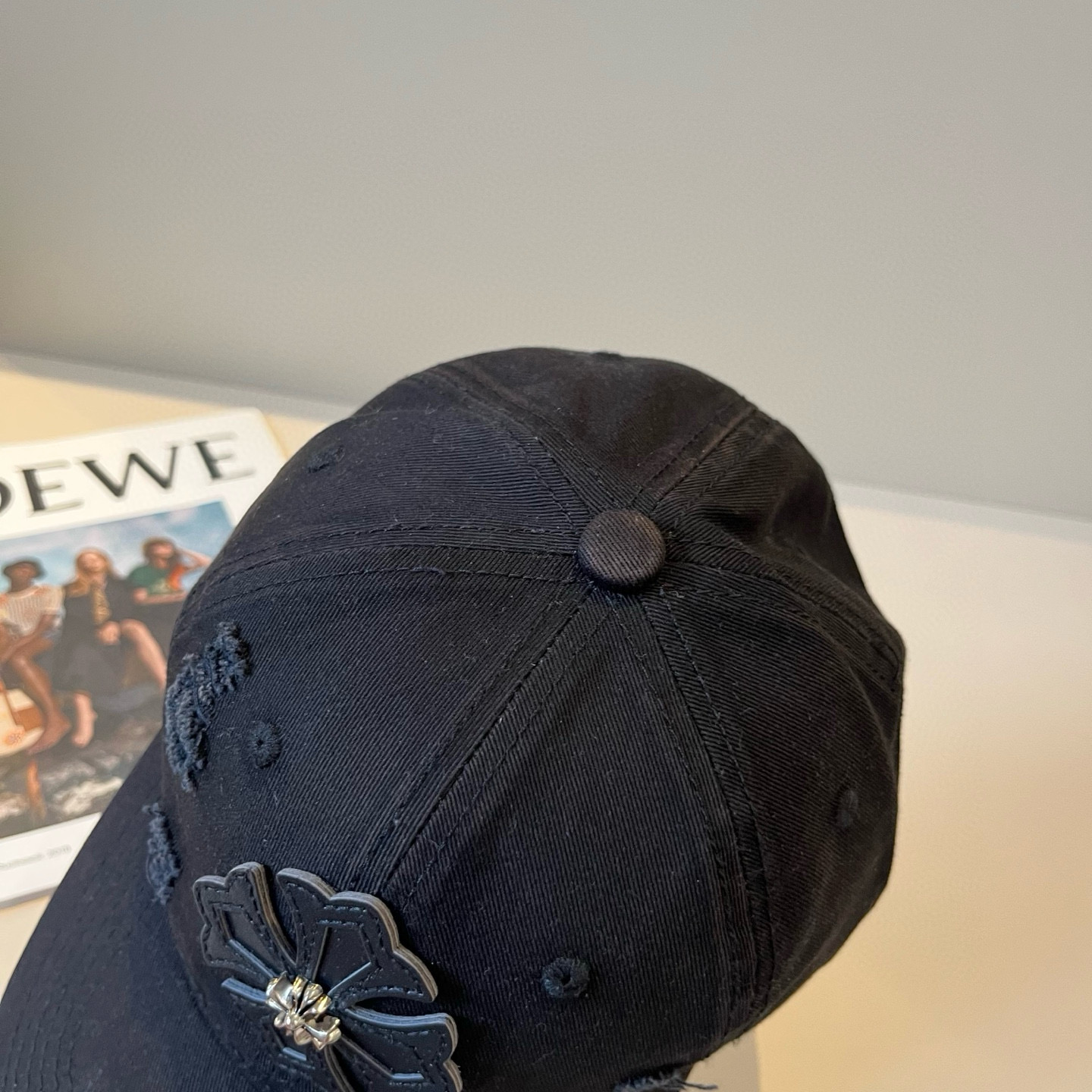  克罗心最新时尚前卫的休闲设计风格，戴上头就是这样好看看哦，做工精细，男女同款！