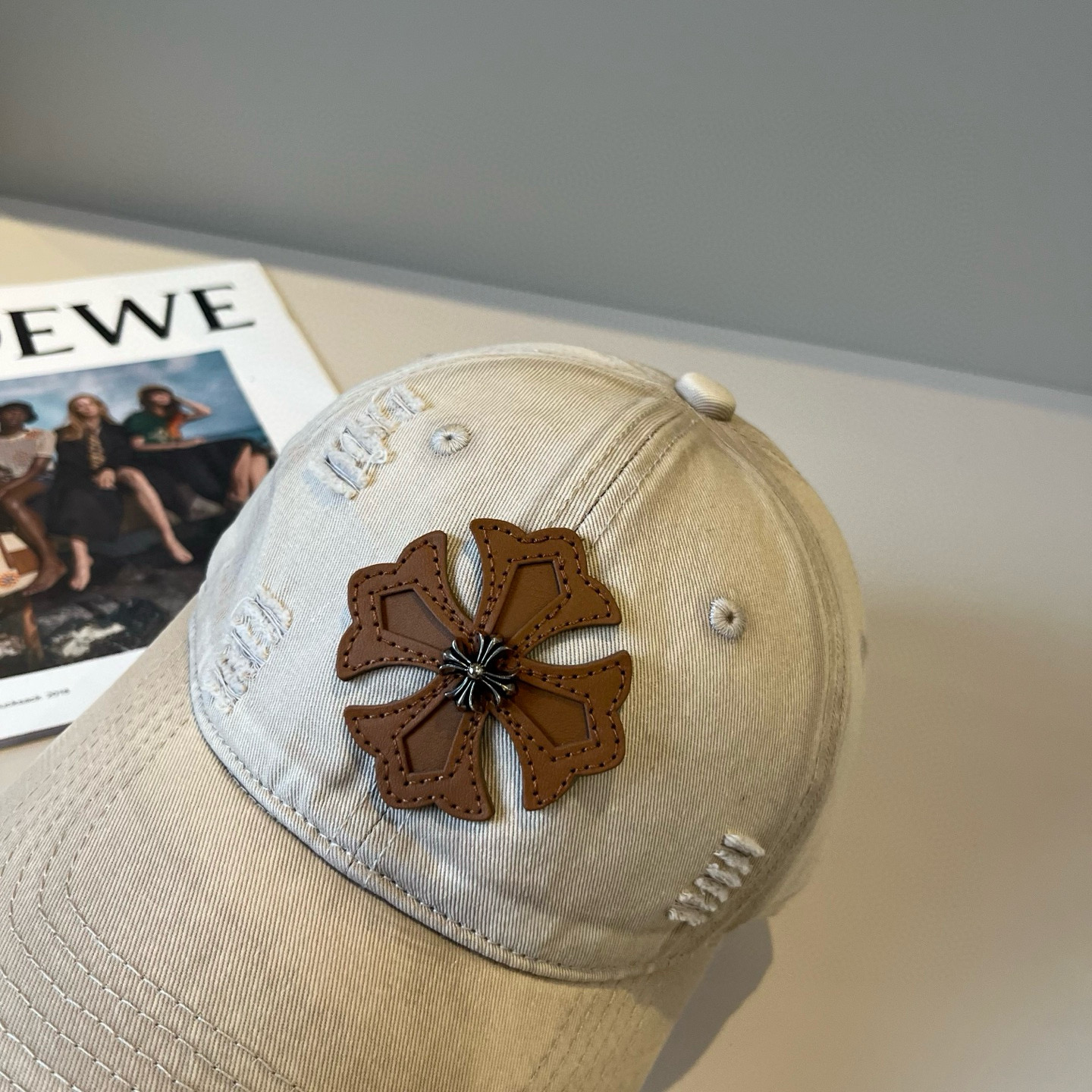  克罗心最新时尚前卫的休闲设计风格，戴上头就是这样好看看哦，做工精细，男女同款！