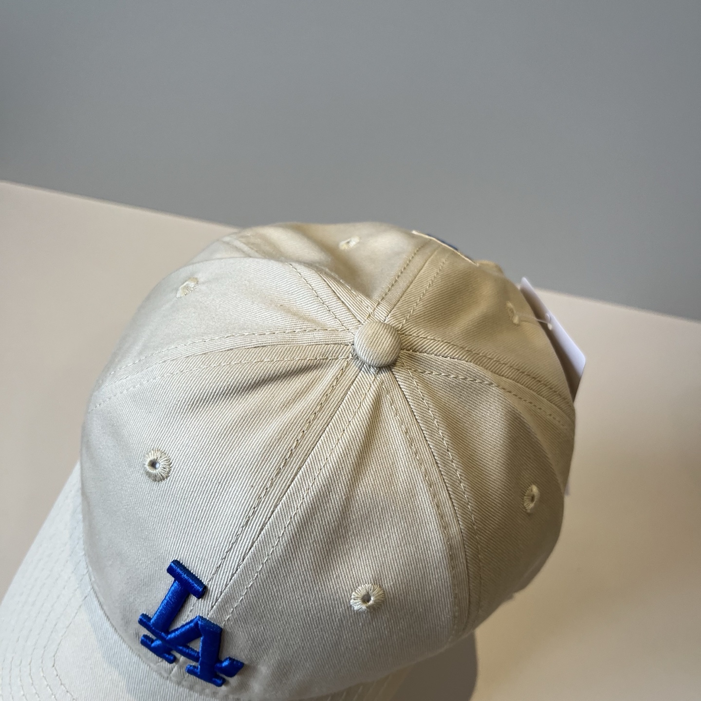 
韩国正品MLB棒球帽。最新最火的帽子就在这👏👏最新款LA棒球帽刺绣男女情侣款鸭舌帽❗最新款，经典La小