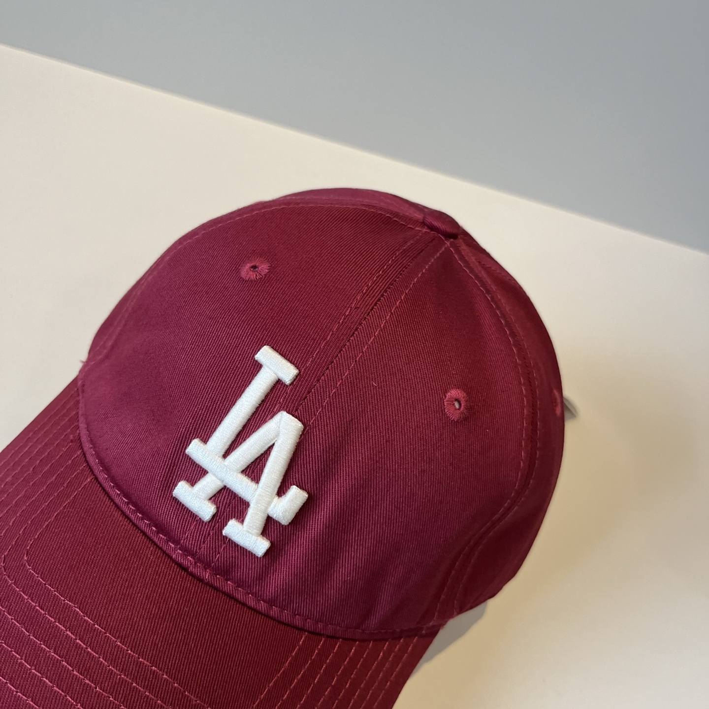 
韩国正品MLB棒球帽。最新最火的帽子就在这👏👏最新款LA棒球帽刺绣男女情侣款鸭舌帽❗最新款，经典La小