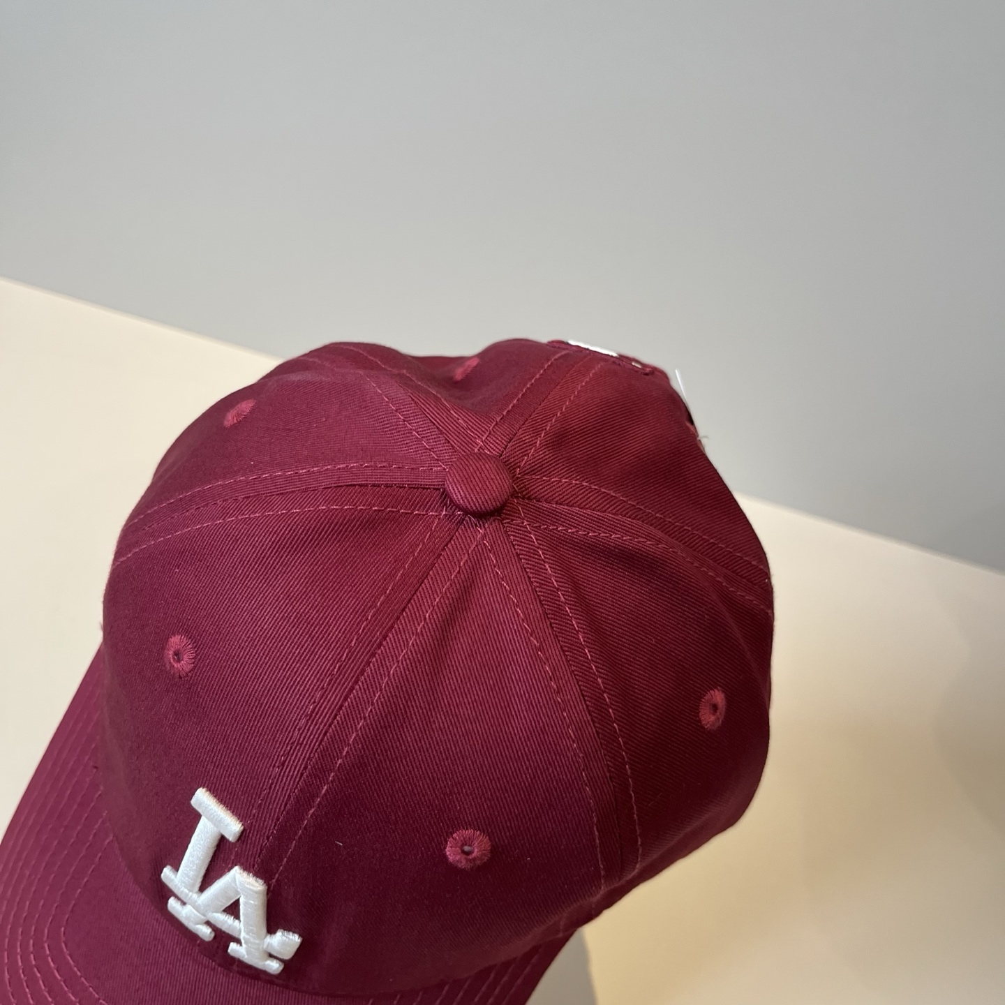 
韩国正品MLB棒球帽。最新最火的帽子就在这👏👏最新款LA棒球帽刺绣男女情侣款鸭舌帽❗最新款，经典La小