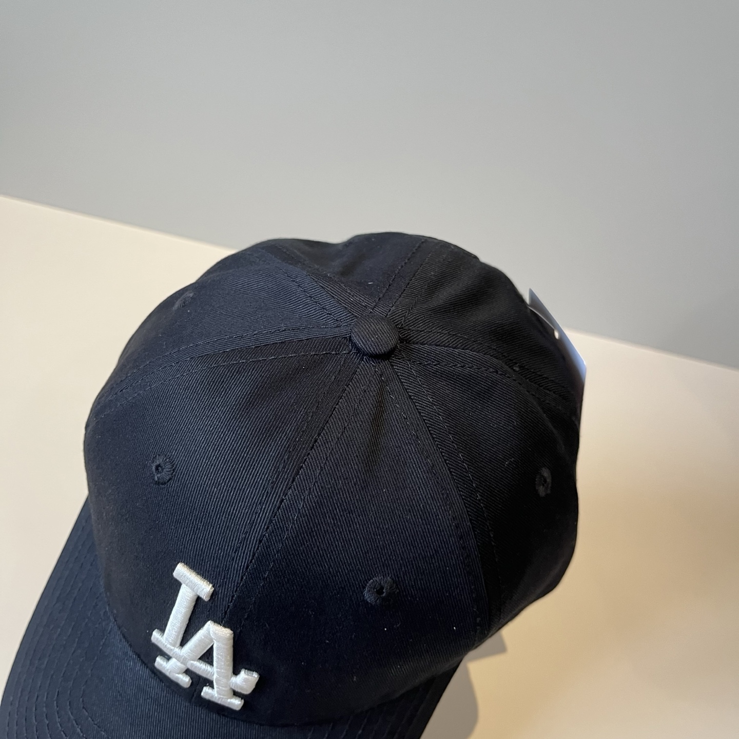 
韩国正品MLB棒球帽。最新最火的帽子就在这👏👏最新款LA棒球帽刺绣男女情侣款鸭舌帽❗最新款，经典La小