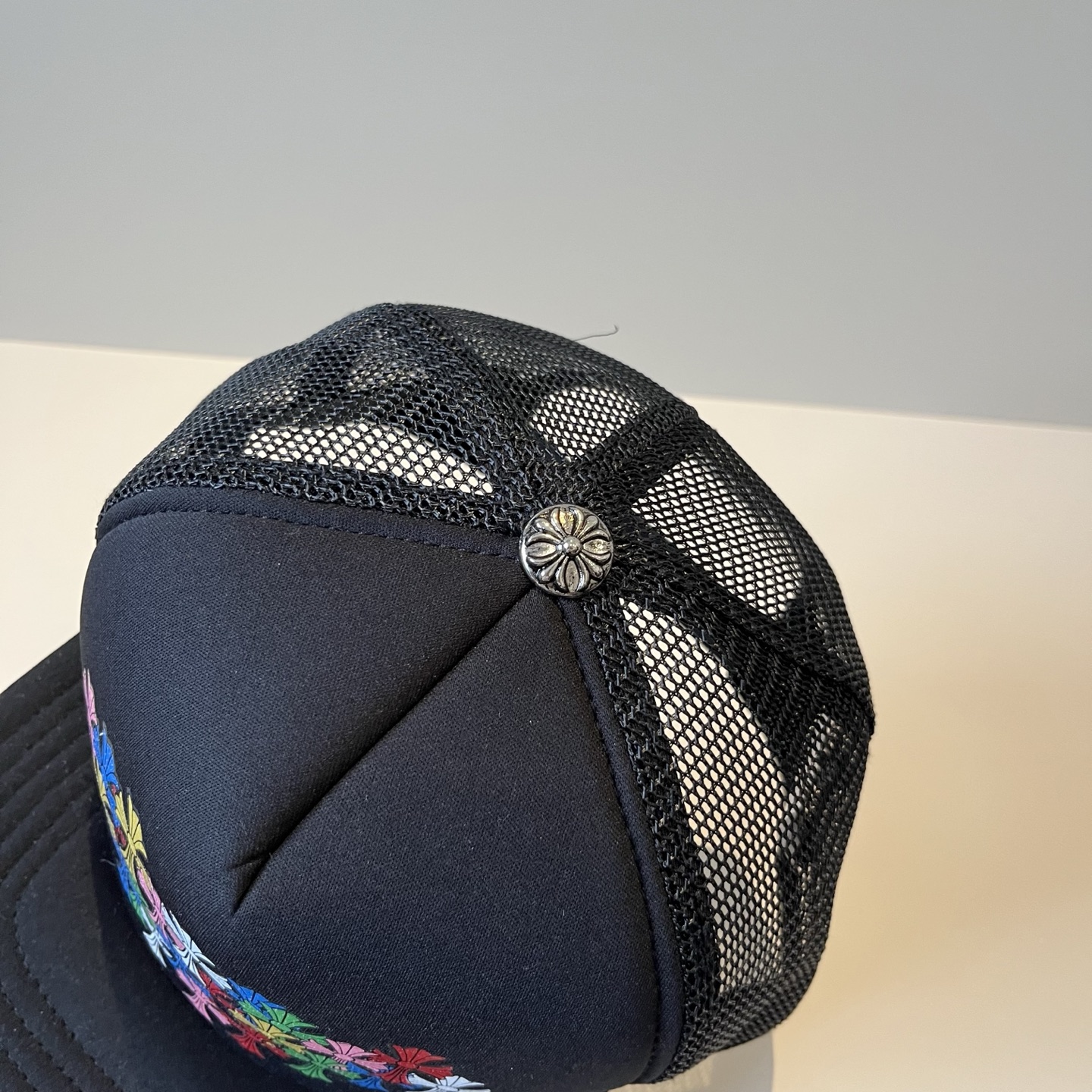  克罗心最新时尚前卫的休闲设计风格，戴上头就是这样好看看哦，做工精细，男女同款！