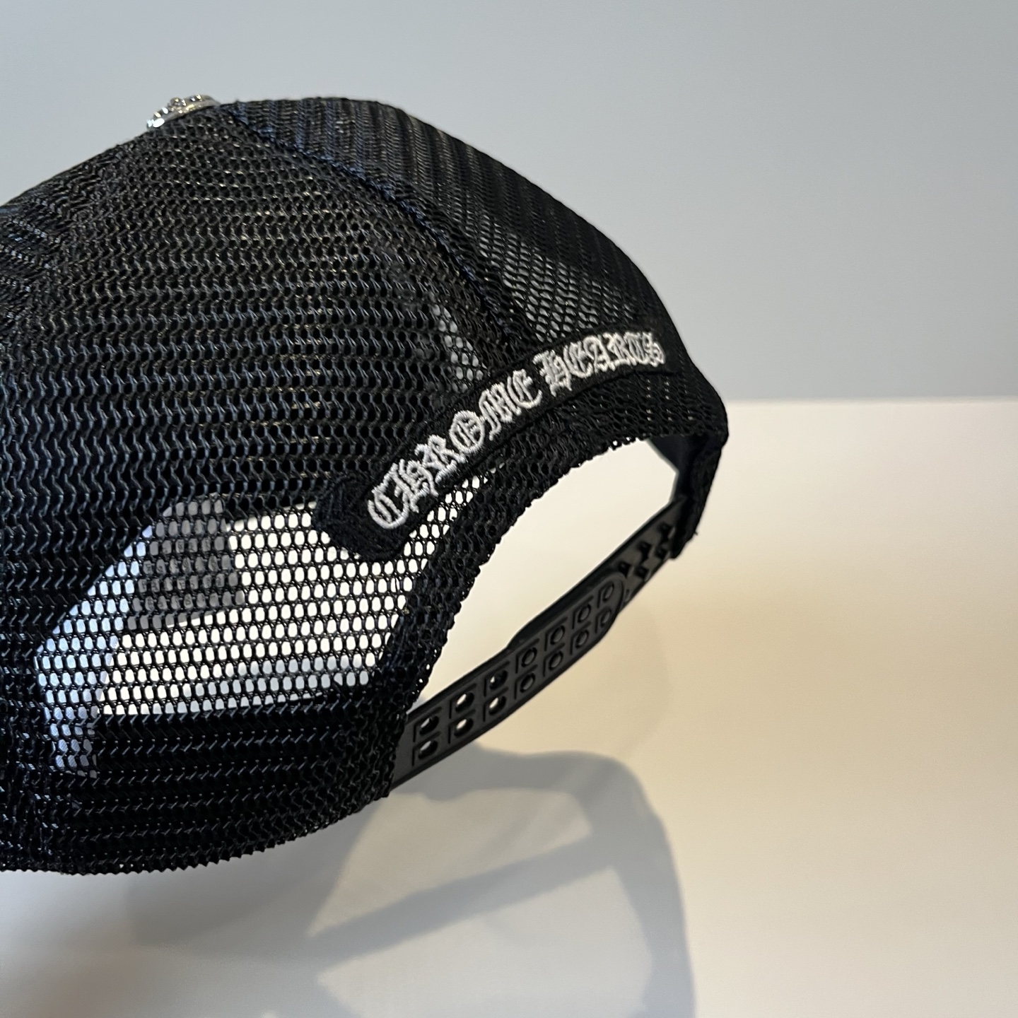  克罗心最新时尚前卫的休闲设计风格，戴上头就是这样好看看哦，做工精细，男女同款！