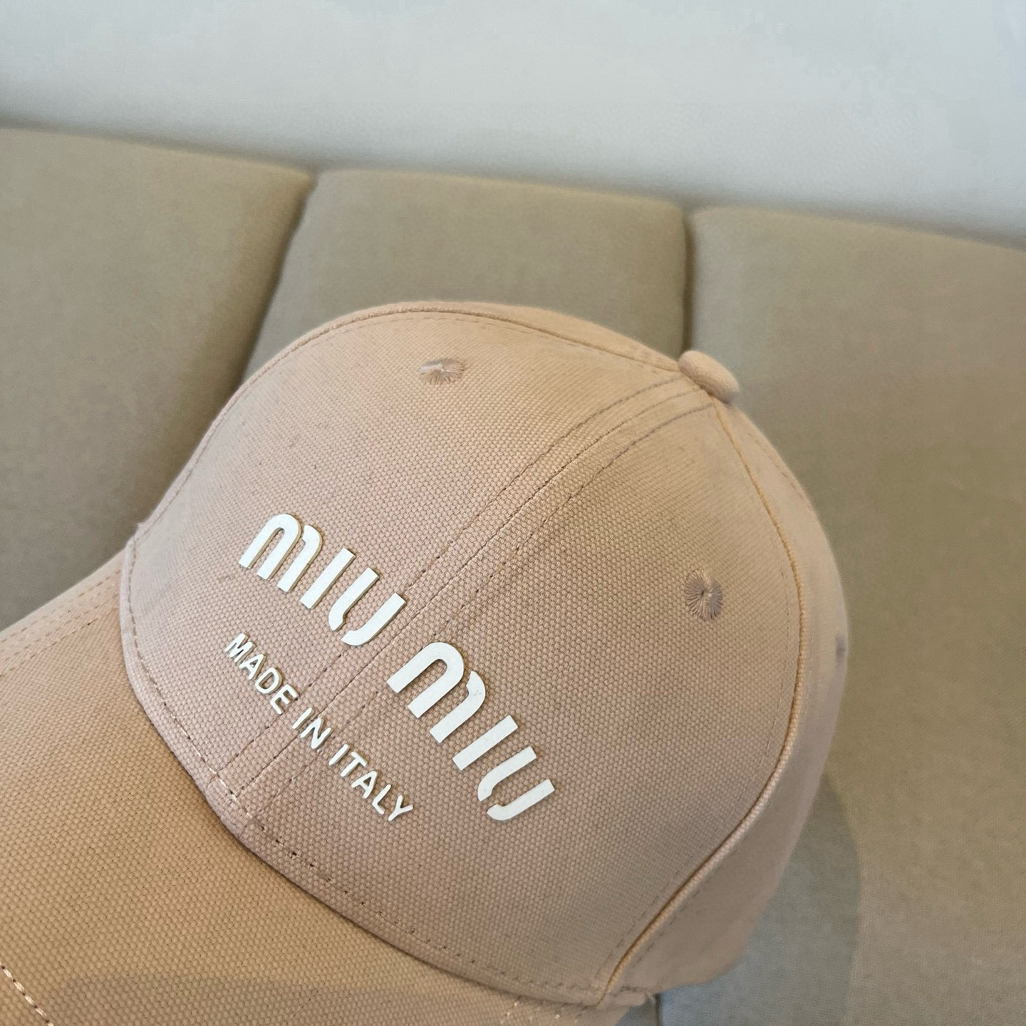  谬谬miumiu 原单春夏新款棒球帽，正品开模订制，原版做工细致质量超赞！