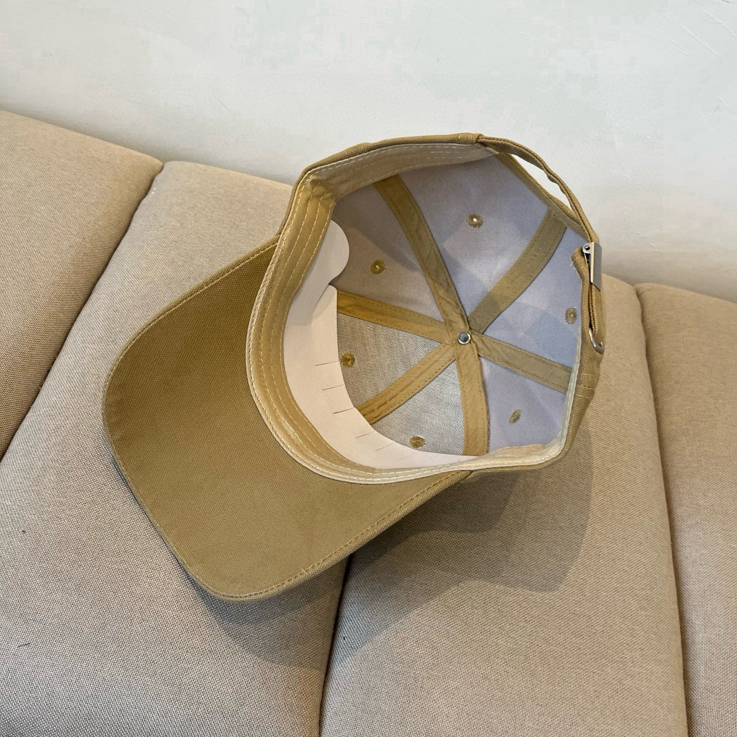  谬谬miumiu 原单春夏新款棒球帽，正品开模订制，原版做工细致质量超赞！