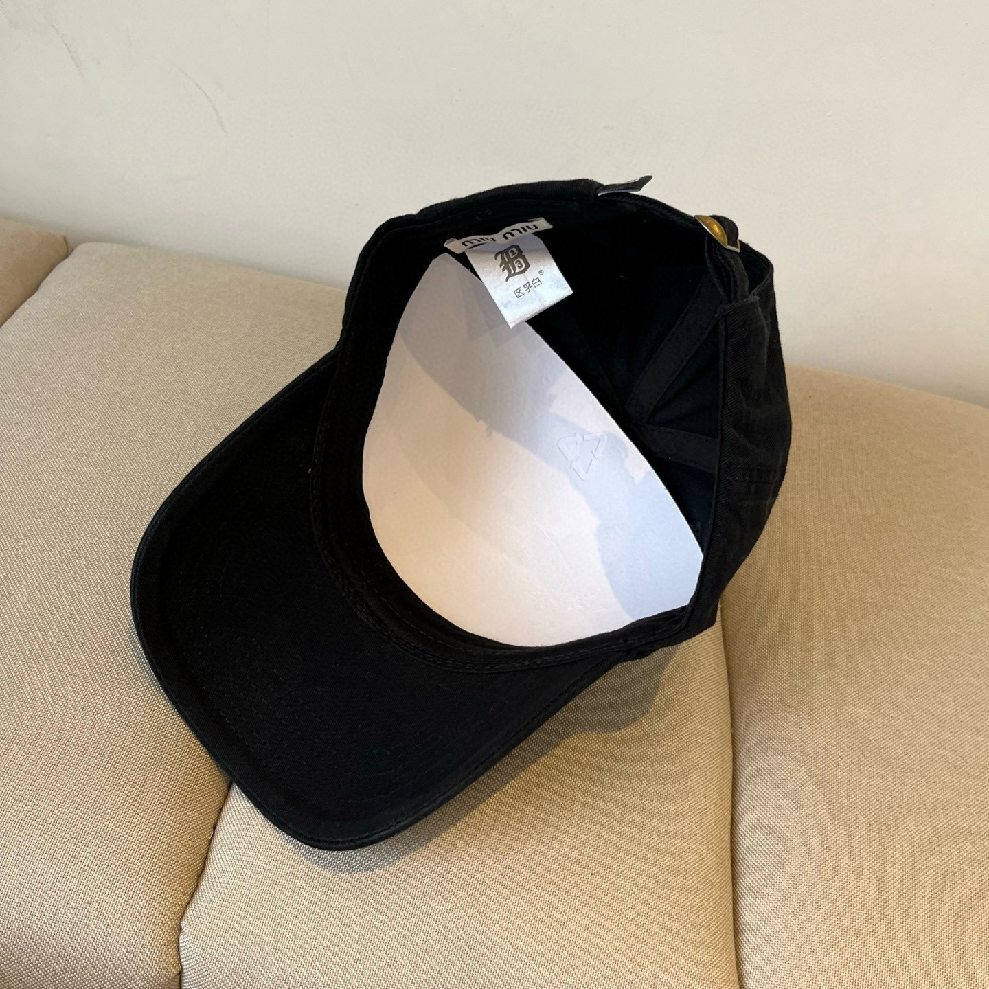  谬谬miumiu 原单春夏新款棒球帽，正品开模订制，原版做工细致质量超赞！