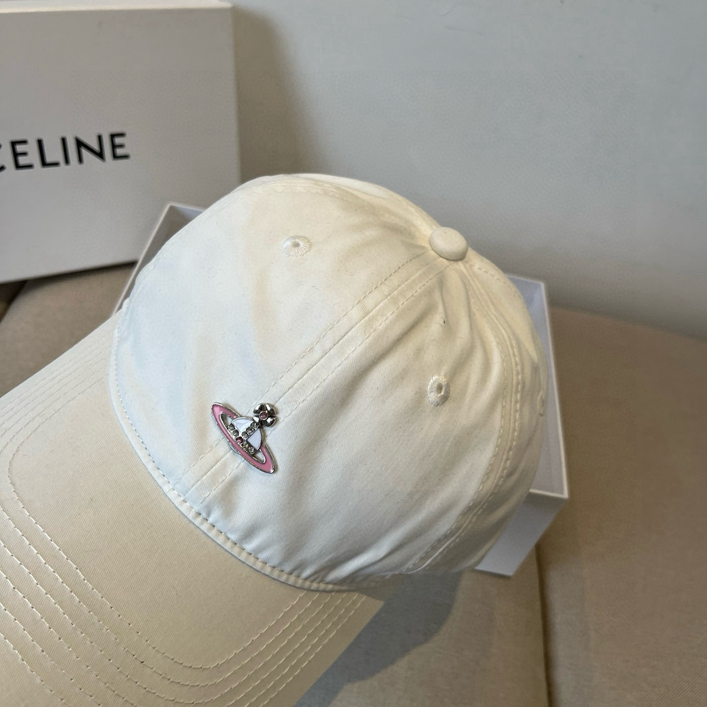 
西太后新款棒球帽🧢，男女通用，头围57cm 