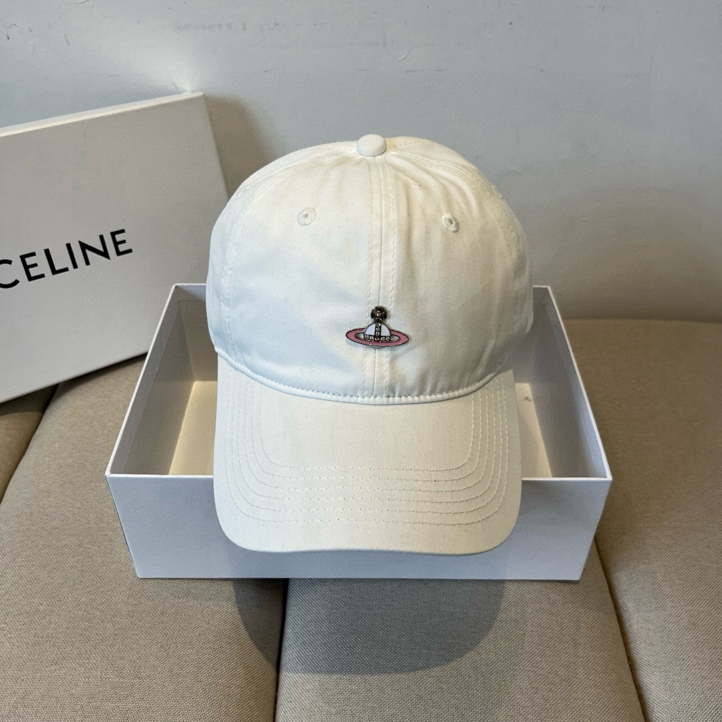 
西太后新款棒球帽🧢，男女通用，头围57cm 