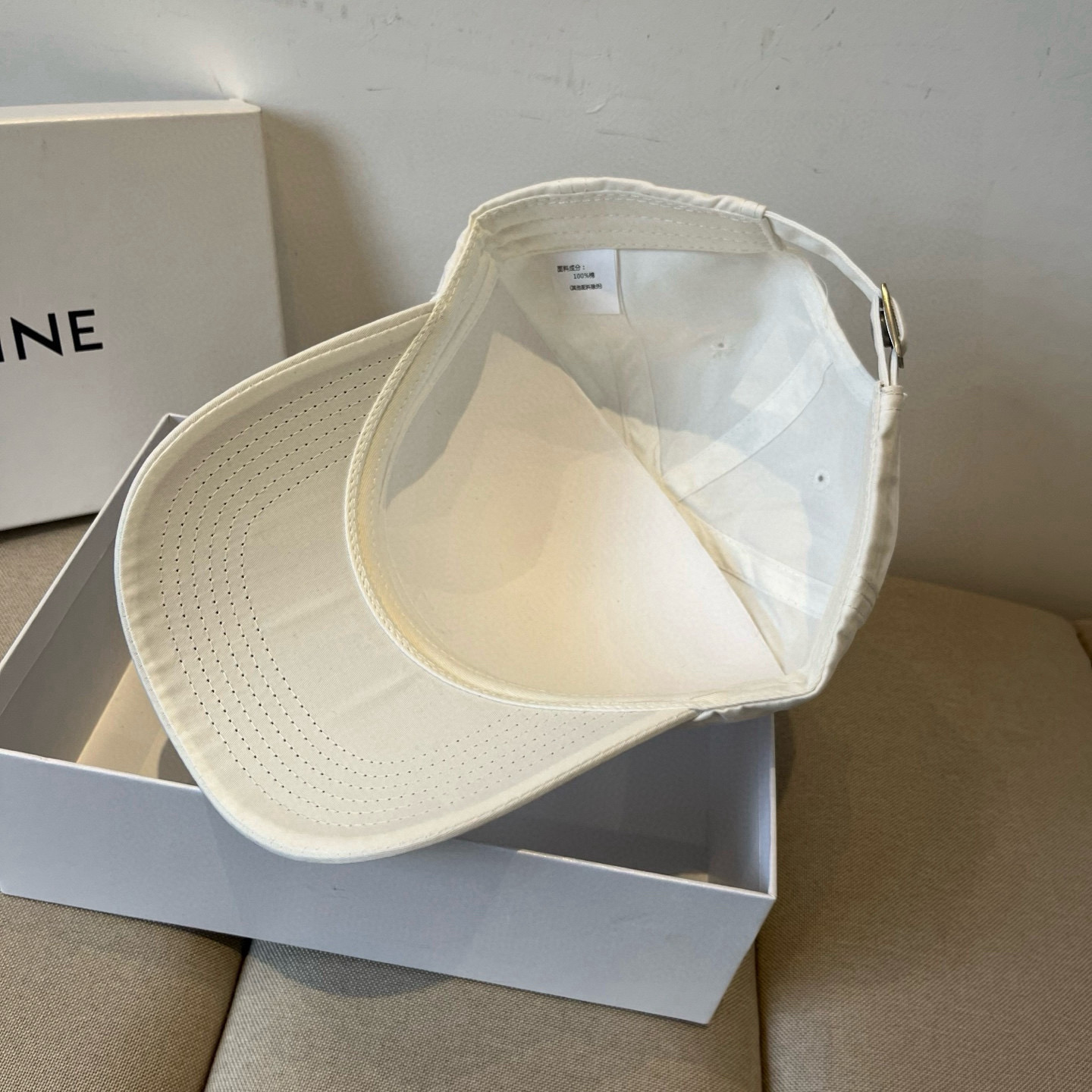 
西太后新款棒球帽🧢，男女通用，头围57cm 