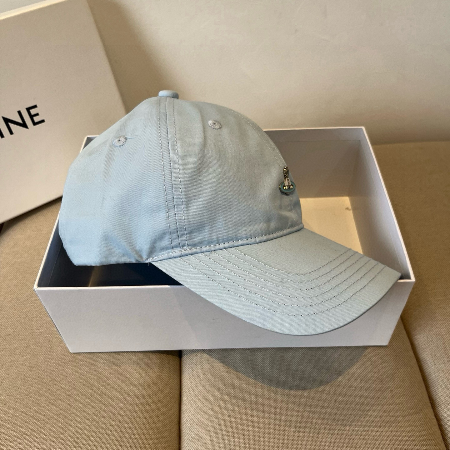 
西太后新款棒球帽🧢，男女通用，头围57cm 