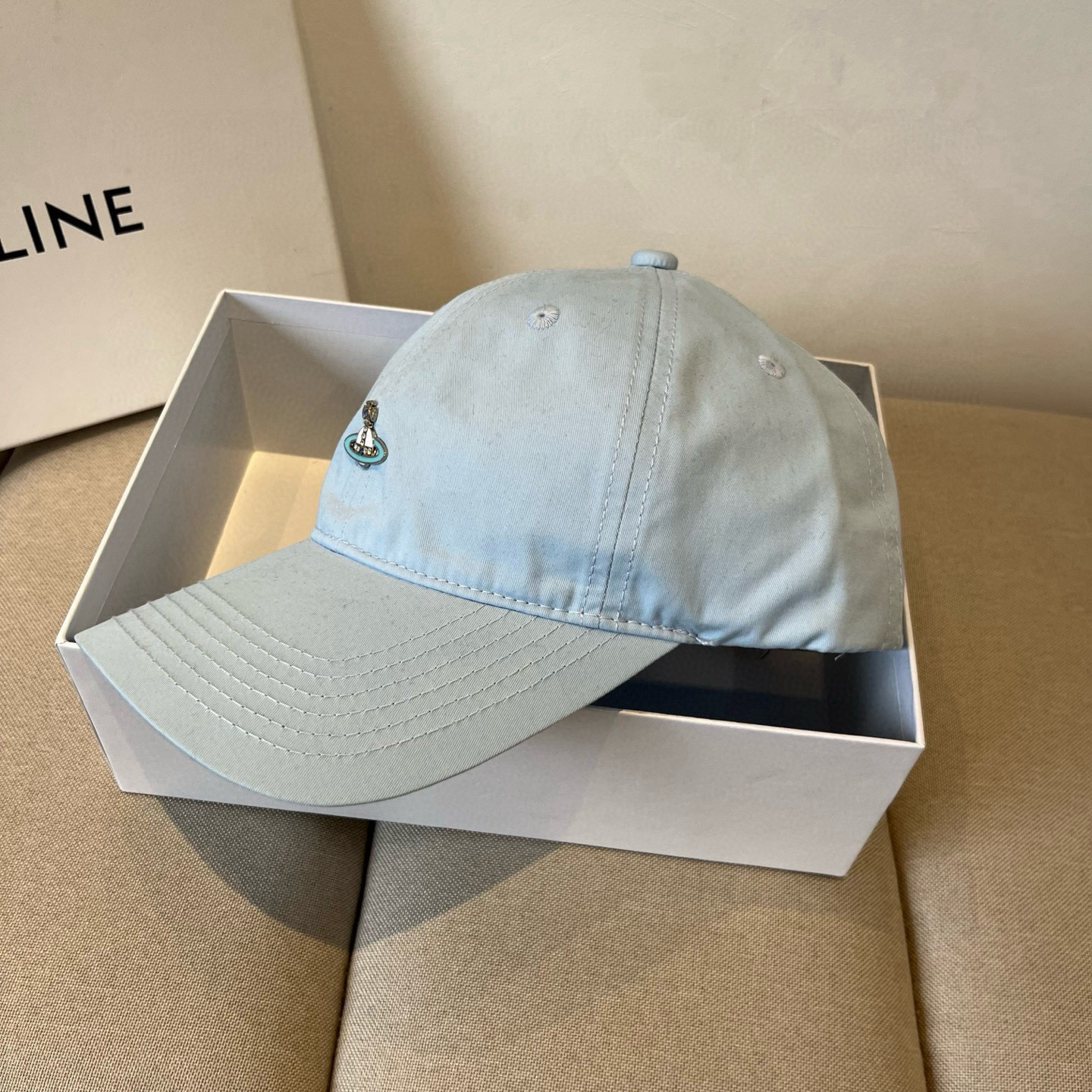 
西太后新款棒球帽🧢，男女通用，头围57cm 