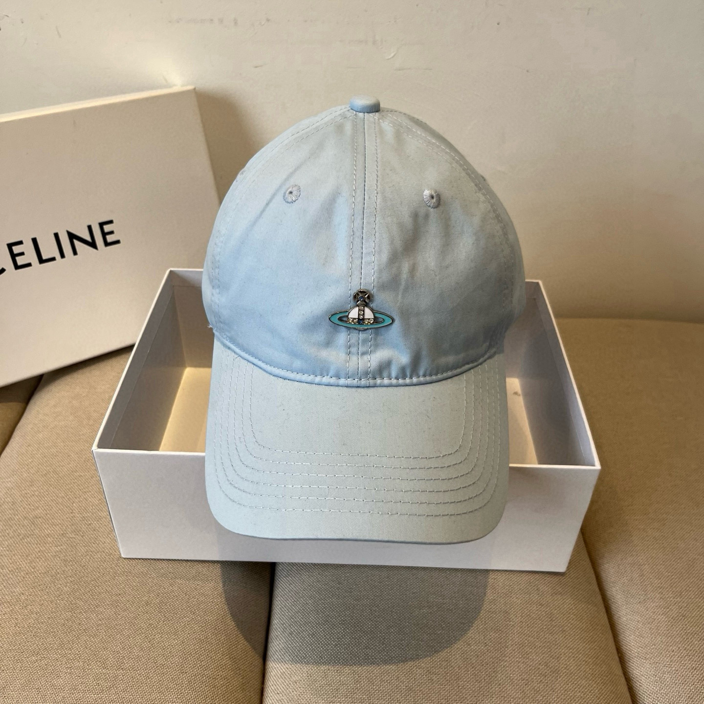 
西太后新款棒球帽🧢，男女通用，头围57cm 