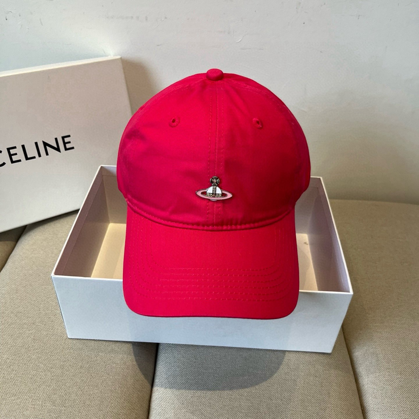 
西太后新款棒球帽🧢，男女通用，头围57cm 