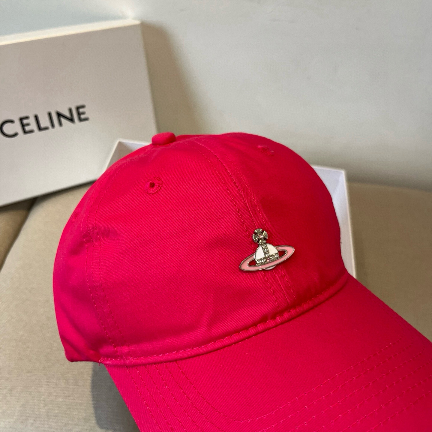 
西太后新款棒球帽🧢，男女通用，头围57cm 