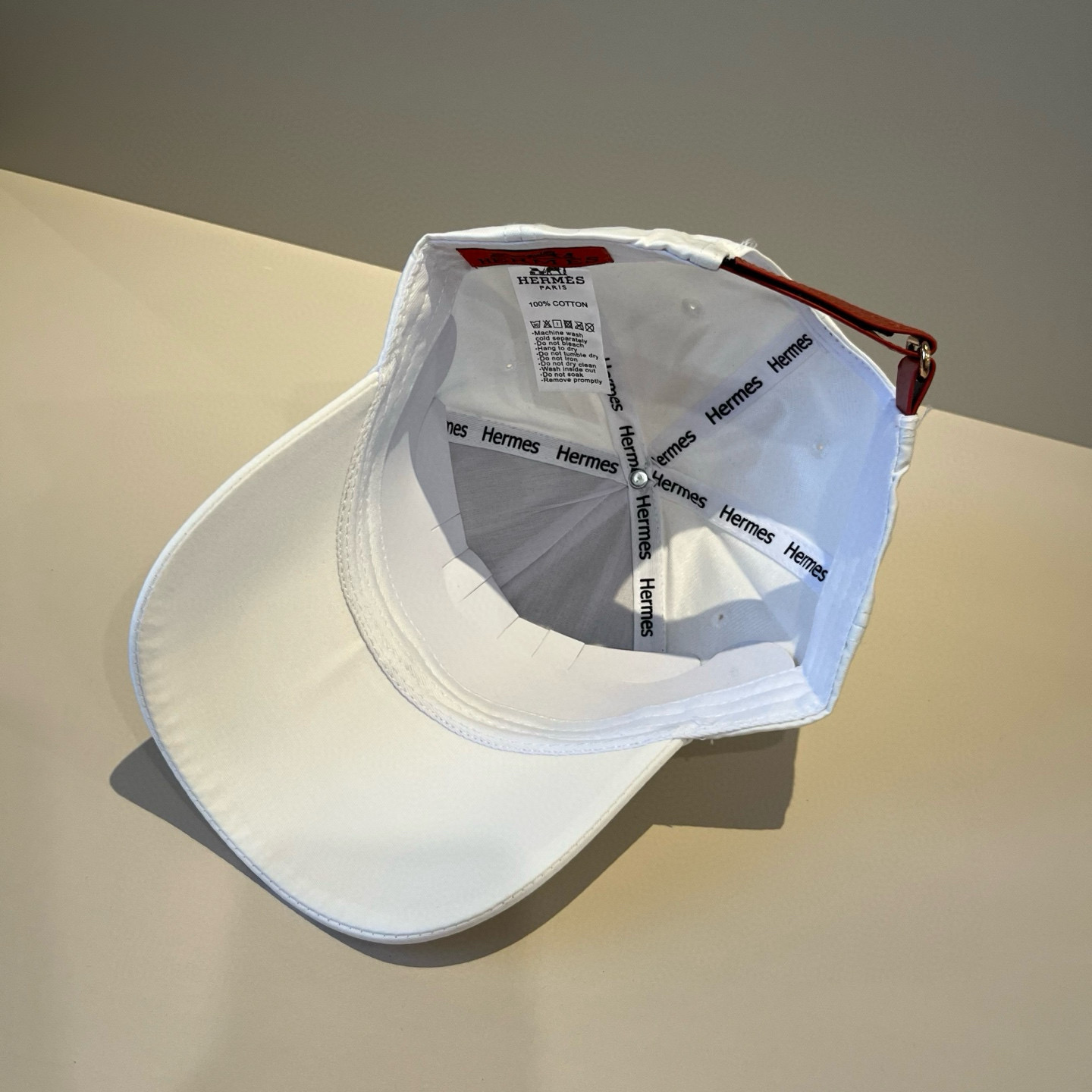  爱马仕Hermes 官网新品经典款 棒球帽🎩 原单品质 火爆来袭。 工艺非常精美爱心 高档大气上档次 