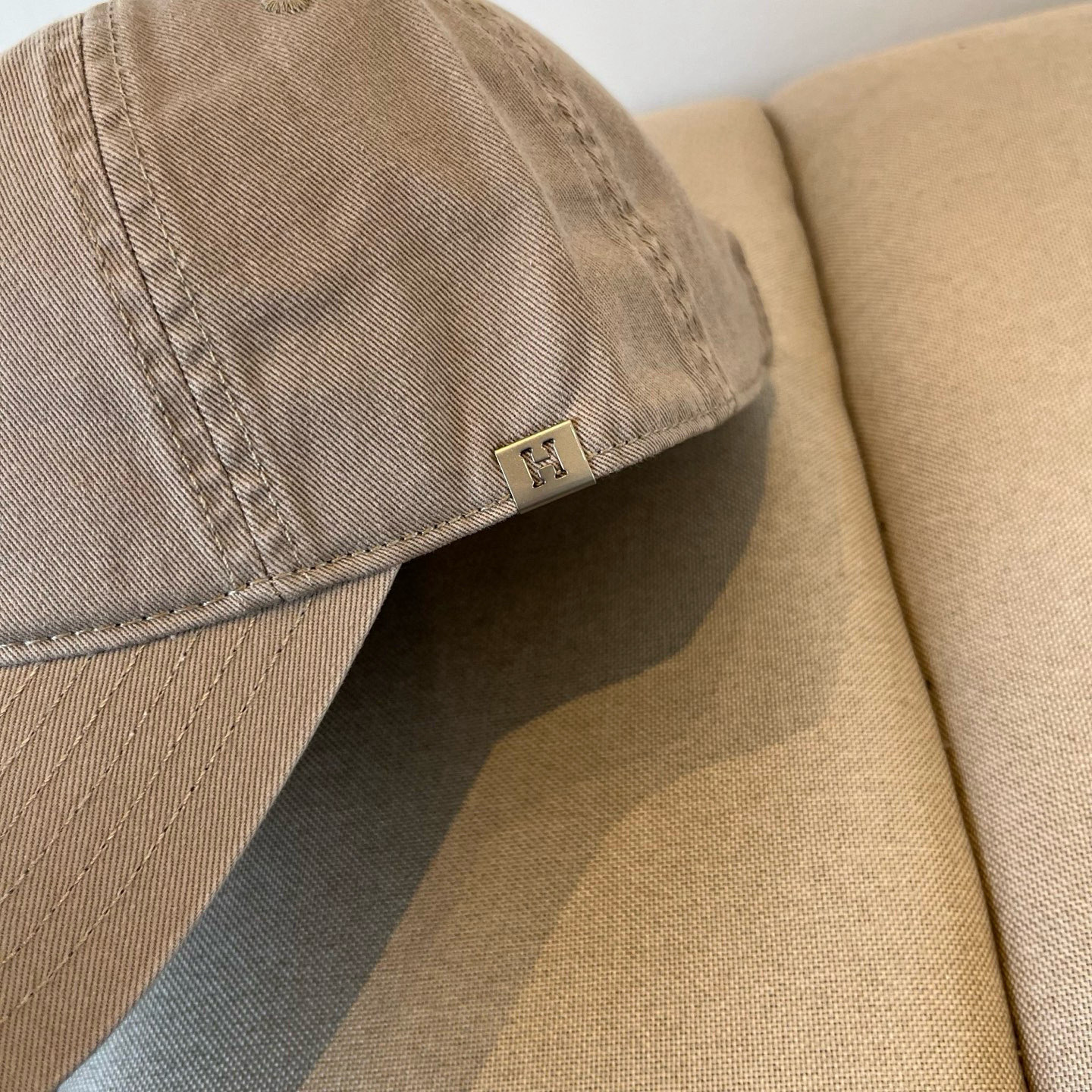  爱马仕Hermes 官网新品经典款 棒球帽🎩 原单品质 火爆来袭。 工艺非常精美爱心 高档大气上档次 