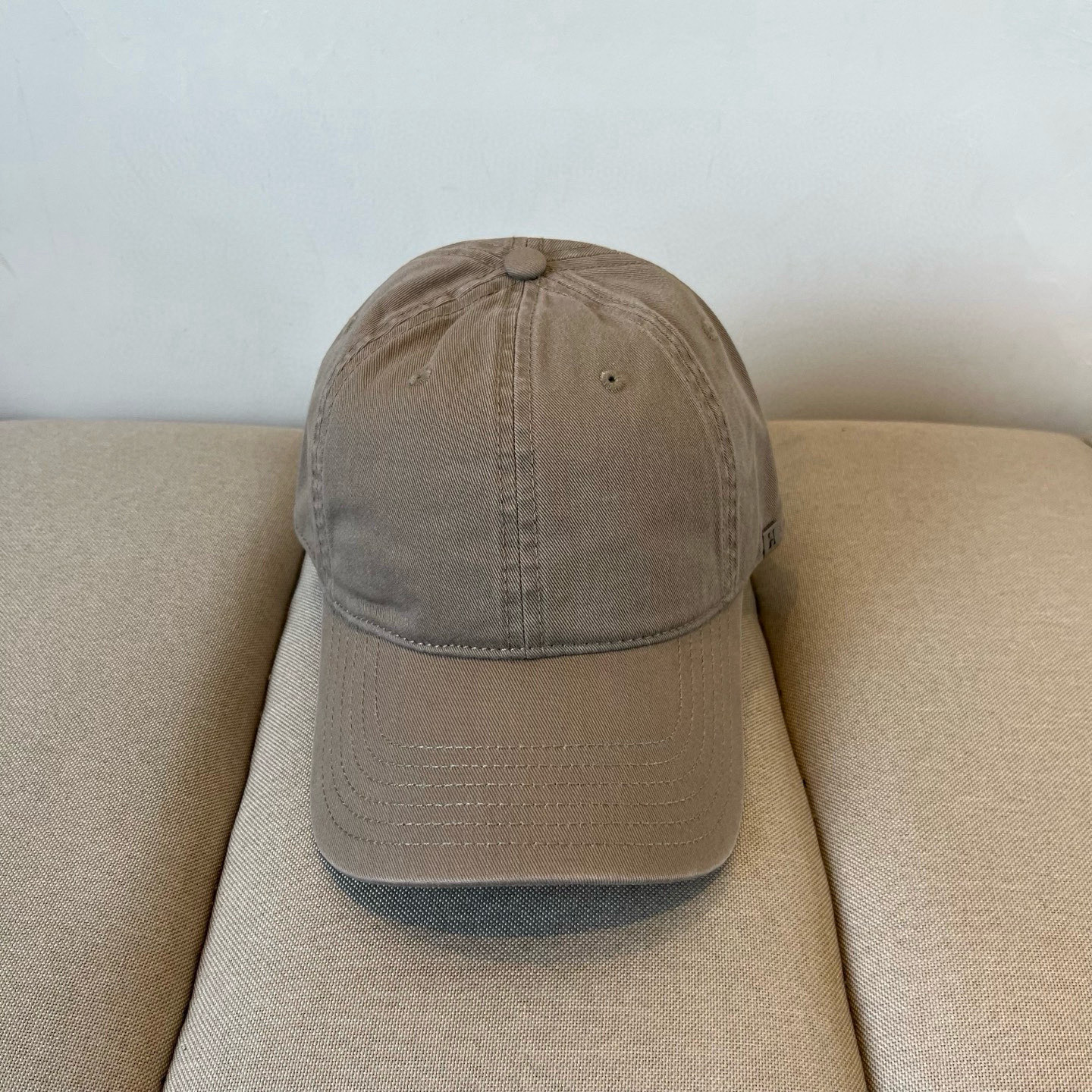  爱马仕Hermes 官网新品经典款 棒球帽🎩 原单品质 火爆来袭。 工艺非常精美爱心 高档大气上档次 