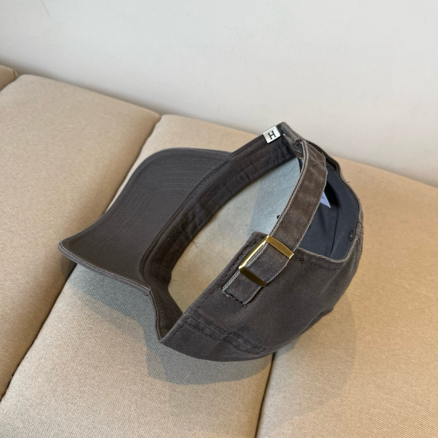  爱马仕Hermes 官网新品经典款 棒球帽🎩 原单品质 火爆来袭。 工艺非常精美爱心 高档大气上档次 