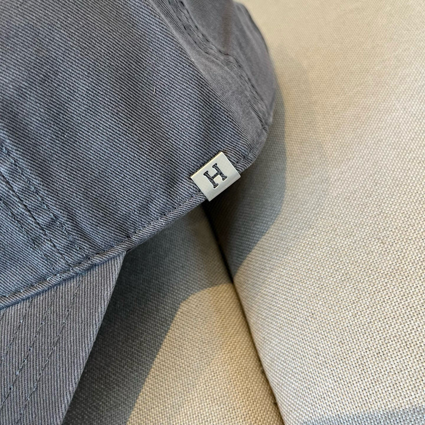  爱马仕Hermes 官网新品经典款 棒球帽🎩 原单品质 火爆来袭。 工艺非常精美爱心 高档大气上档次 