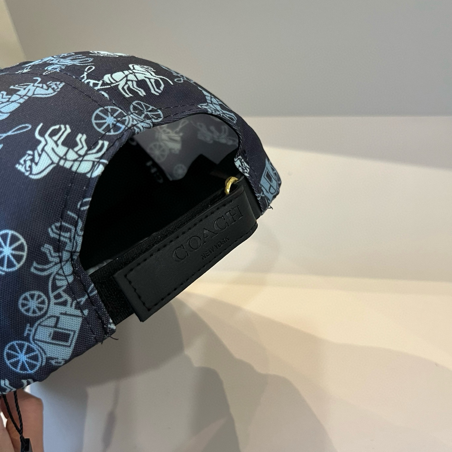  爱马仕Hermes 官网新品经典款 棒球帽🎩 原单品质 火爆来袭。 工艺非常精美爱心 高档大气上档次 