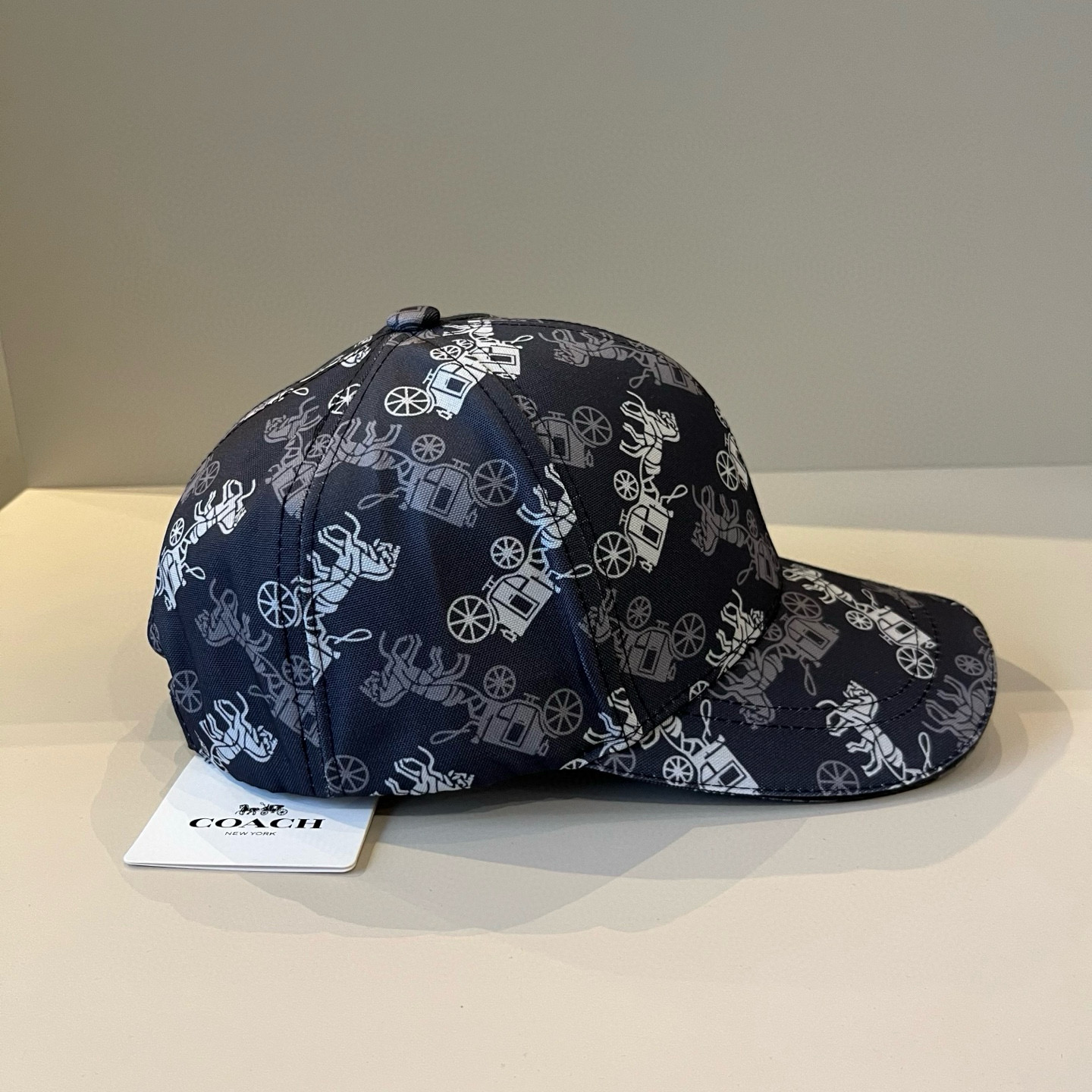  爱马仕Hermes 官网新品经典款 棒球帽🎩 原单品质 火爆来袭。 工艺非常精美爱心 高档大气上档次 