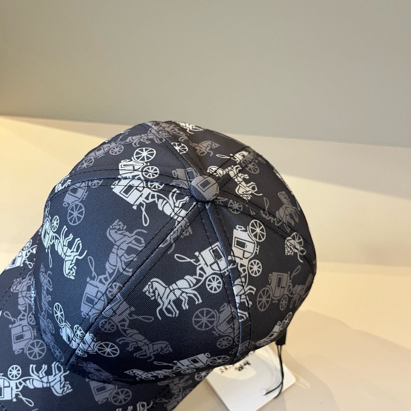  爱马仕Hermes 官网新品经典款 棒球帽🎩 原单品质 火爆来袭。 工艺非常精美爱心 高档大气上档次 