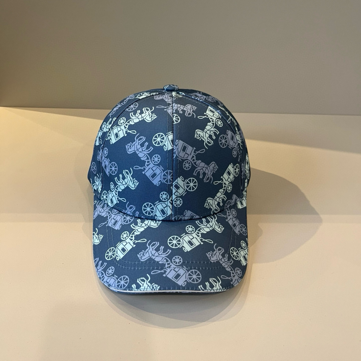  爱马仕Hermes 官网新品经典款 棒球帽🎩 原单品质 火爆来袭。 工艺非常精美爱心 高档大气上档次 