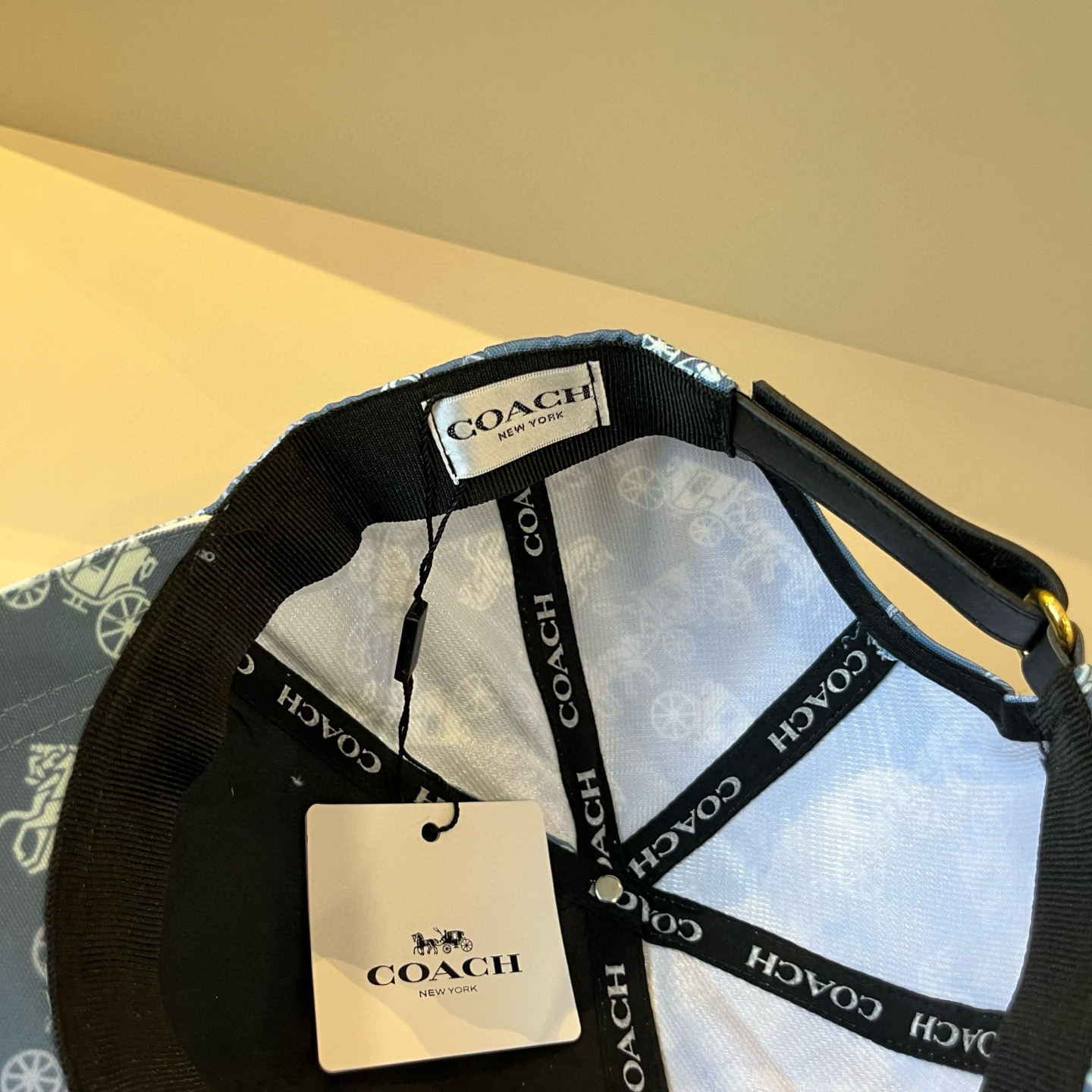  爱马仕Hermes 官网新品经典款 棒球帽🎩 原单品质 火爆来袭。 工艺非常精美爱心 高档大气上档次 