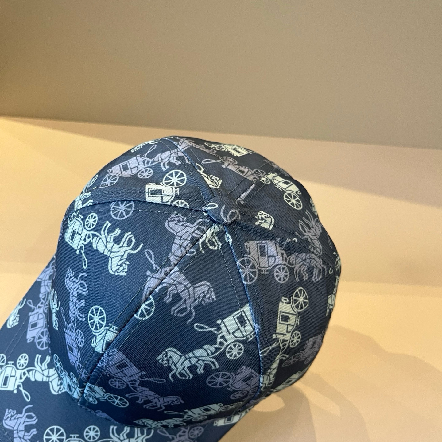  爱马仕Hermes 官网新品经典款 棒球帽🎩 原单品质 火爆来袭。 工艺非常精美爱心 高档大气上档次 