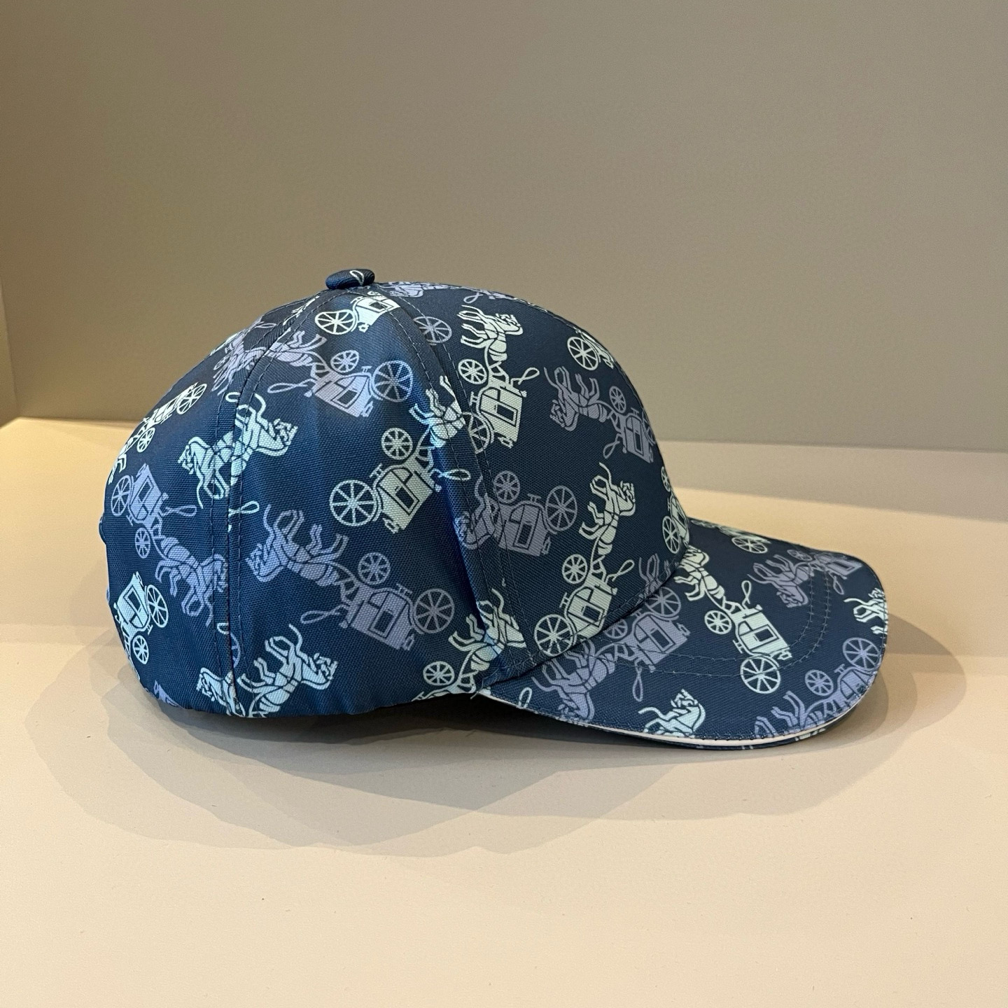  爱马仕Hermes 官网新品经典款 棒球帽🎩 原单品质 火爆来袭。 工艺非常精美爱心 高档大气上档次 