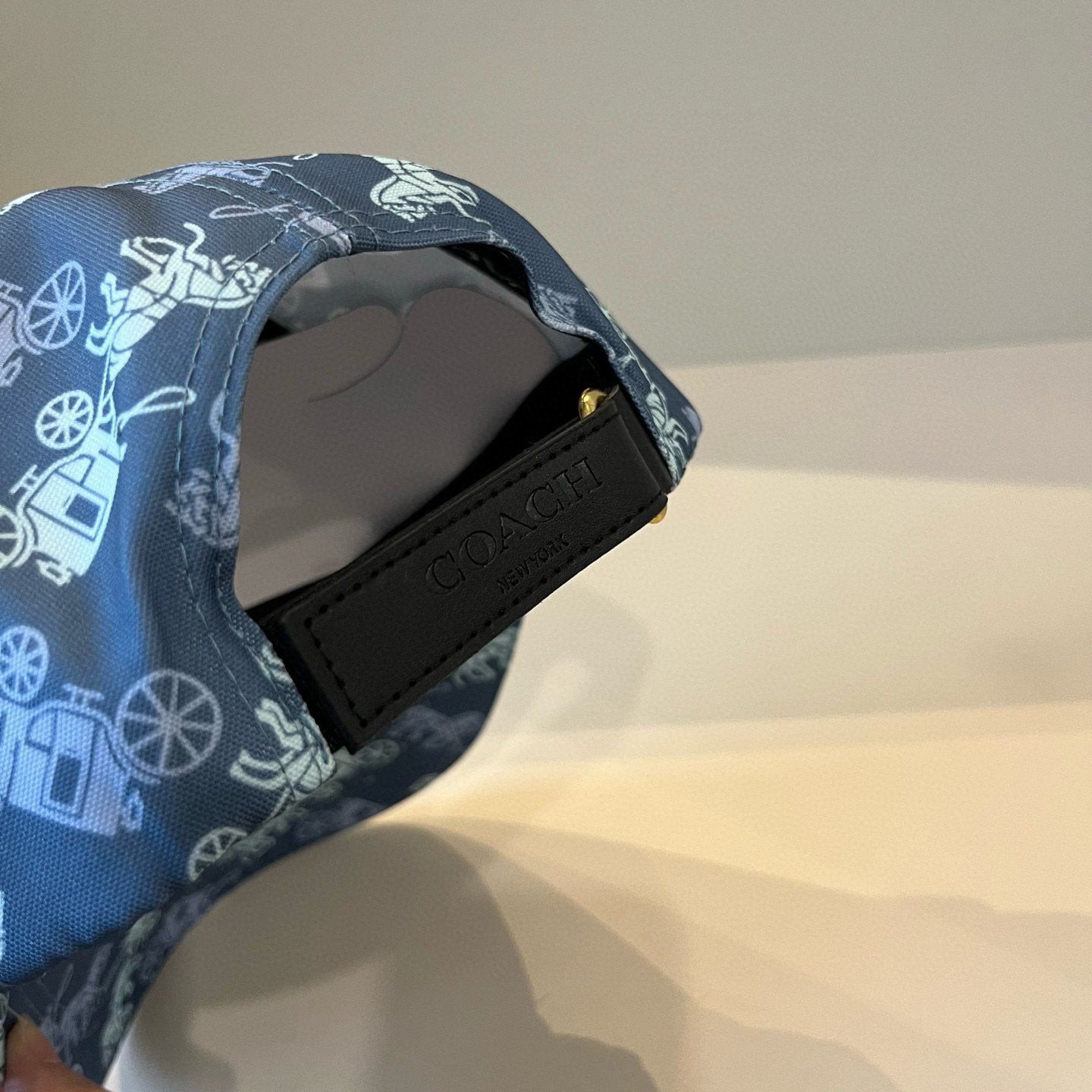  爱马仕Hermes 官网新品经典款 棒球帽🎩 原单品质 火爆来袭。 工艺非常精美爱心 高档大气上档次 