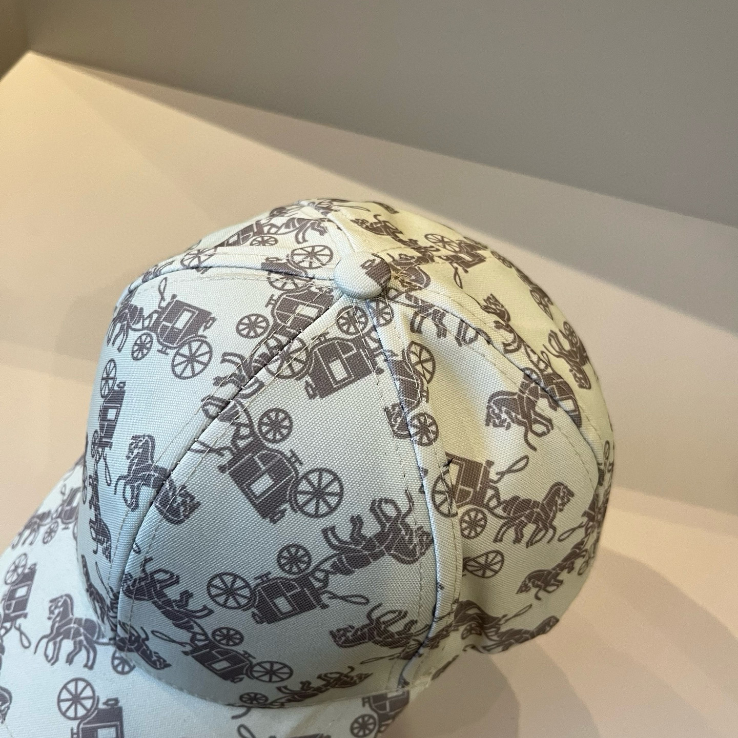  爱马仕Hermes 官网新品经典款 棒球帽🎩 原单品质 火爆来袭。 工艺非常精美爱心 高档大气上档次 