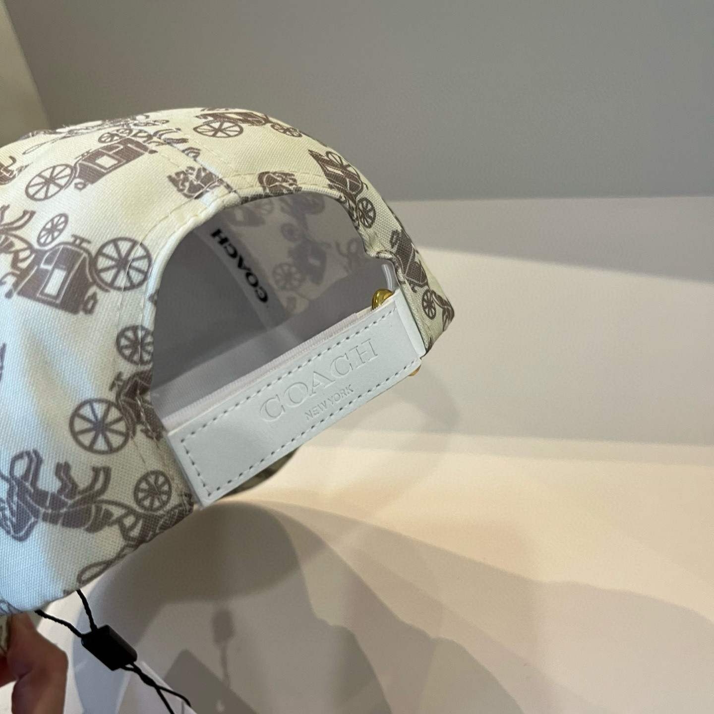  爱马仕Hermes 官网新品经典款 棒球帽🎩 原单品质 火爆来袭。 工艺非常精美爱心 高档大气上档次 