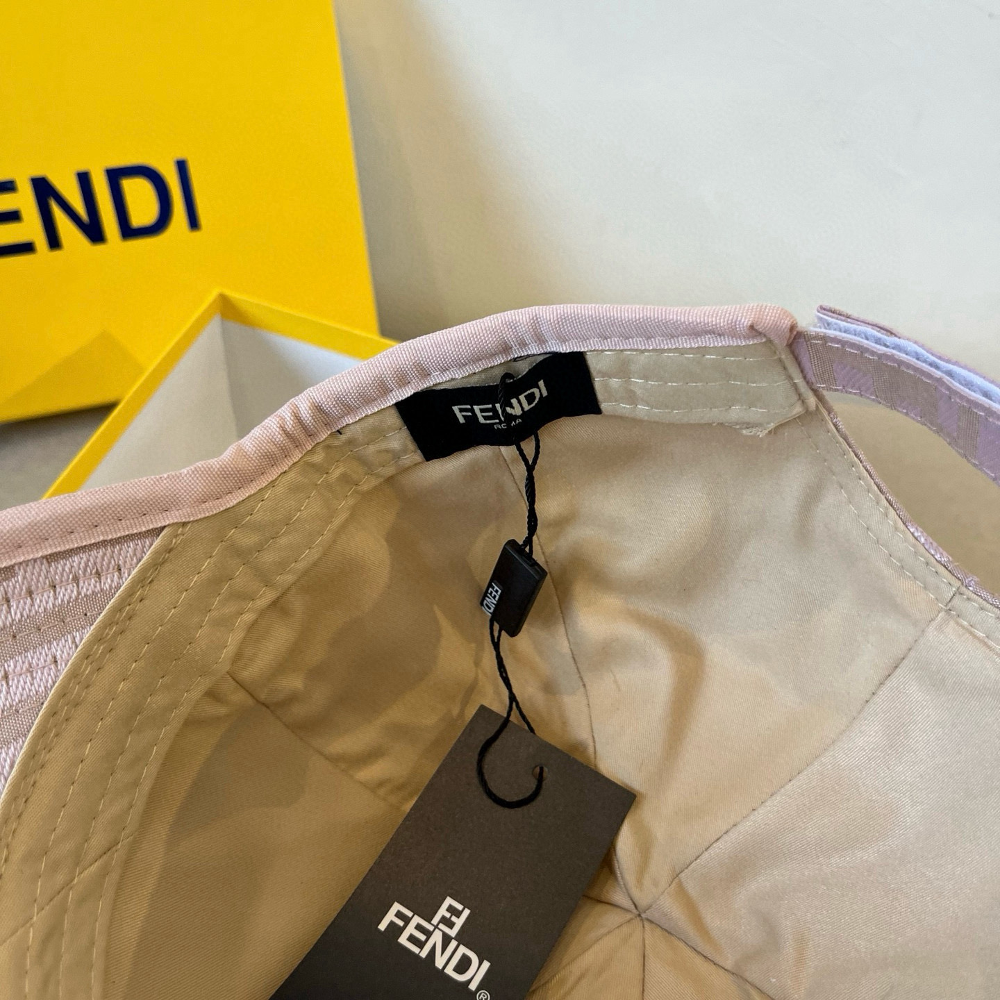  FENDI芬迪 老花系列棒球帽🧢 经典FF中古单品，气质穿搭单品，质量杠杠👍